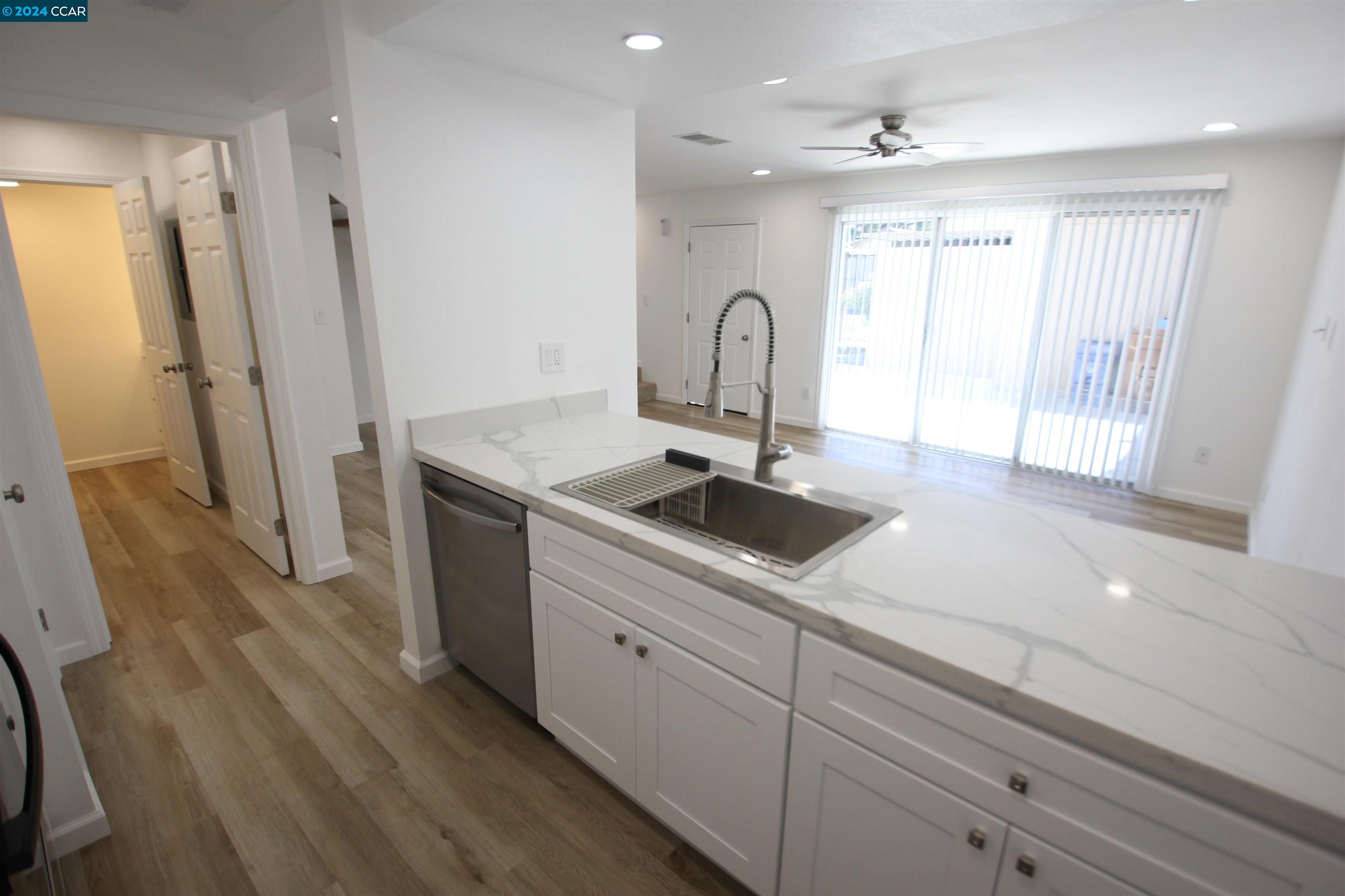 Photo #2: 41065240 Listing 