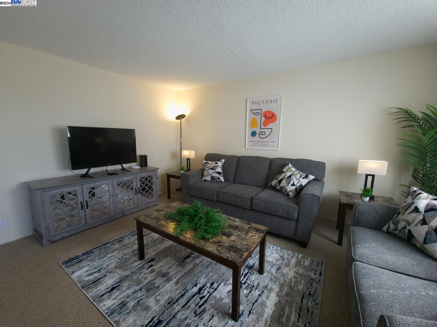 Detail Gallery Image 2 of 8 For 253 Castro #1,  San Leandro,  CA 95112 - 1 Beds | 1 Baths