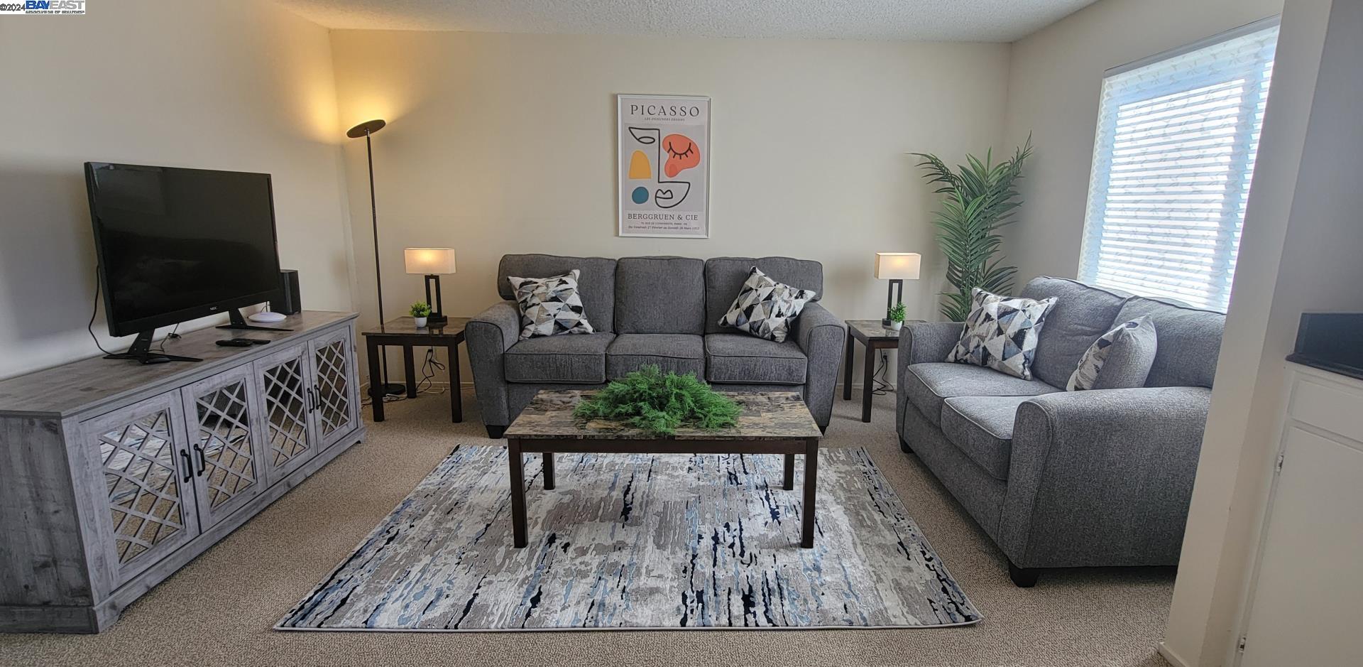 Detail Gallery Image 3 of 8 For 253 Castro #1,  San Leandro,  CA 95112 - 1 Beds | 1 Baths