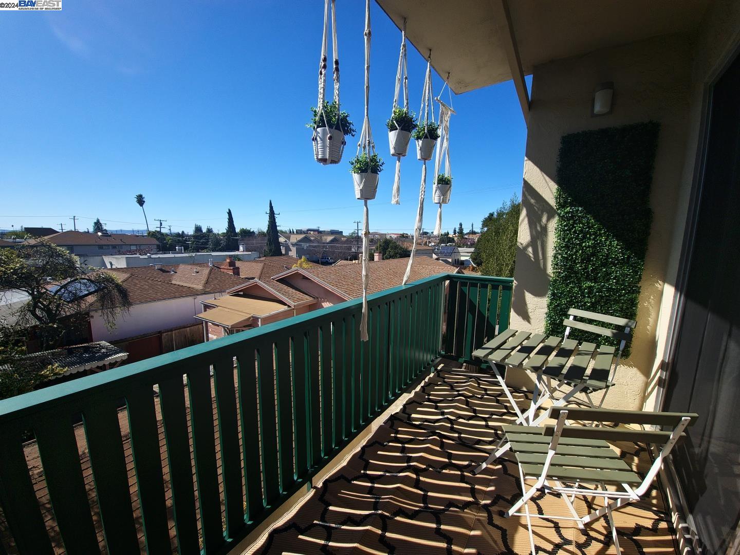 Detail Gallery Image 4 of 8 For 253 Castro #1,  San Leandro,  CA 95112 - 1 Beds | 1 Baths