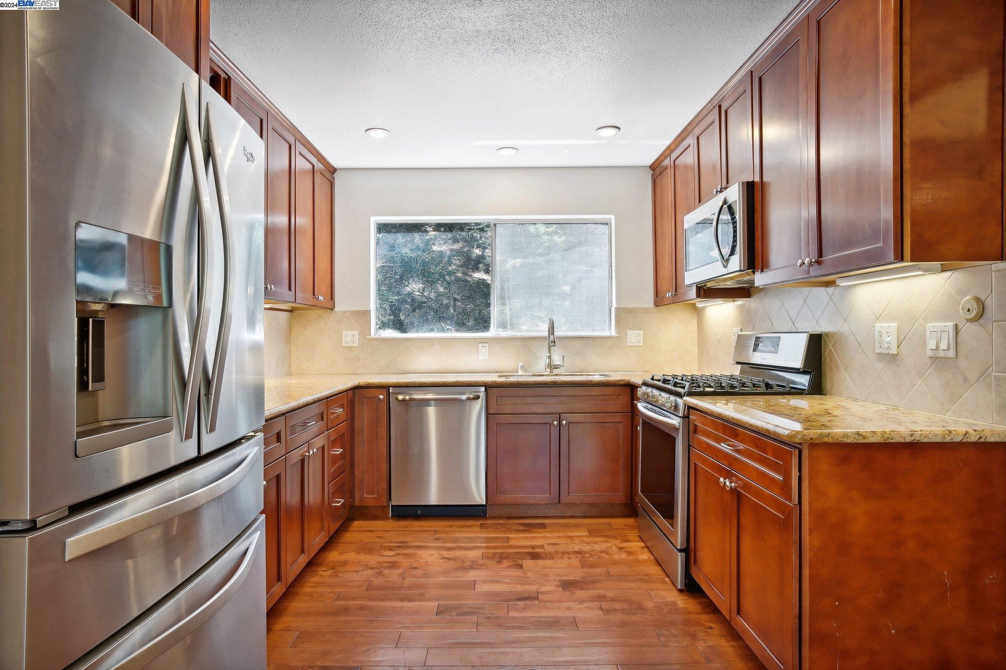 Photo #6: 41065467 Listing 