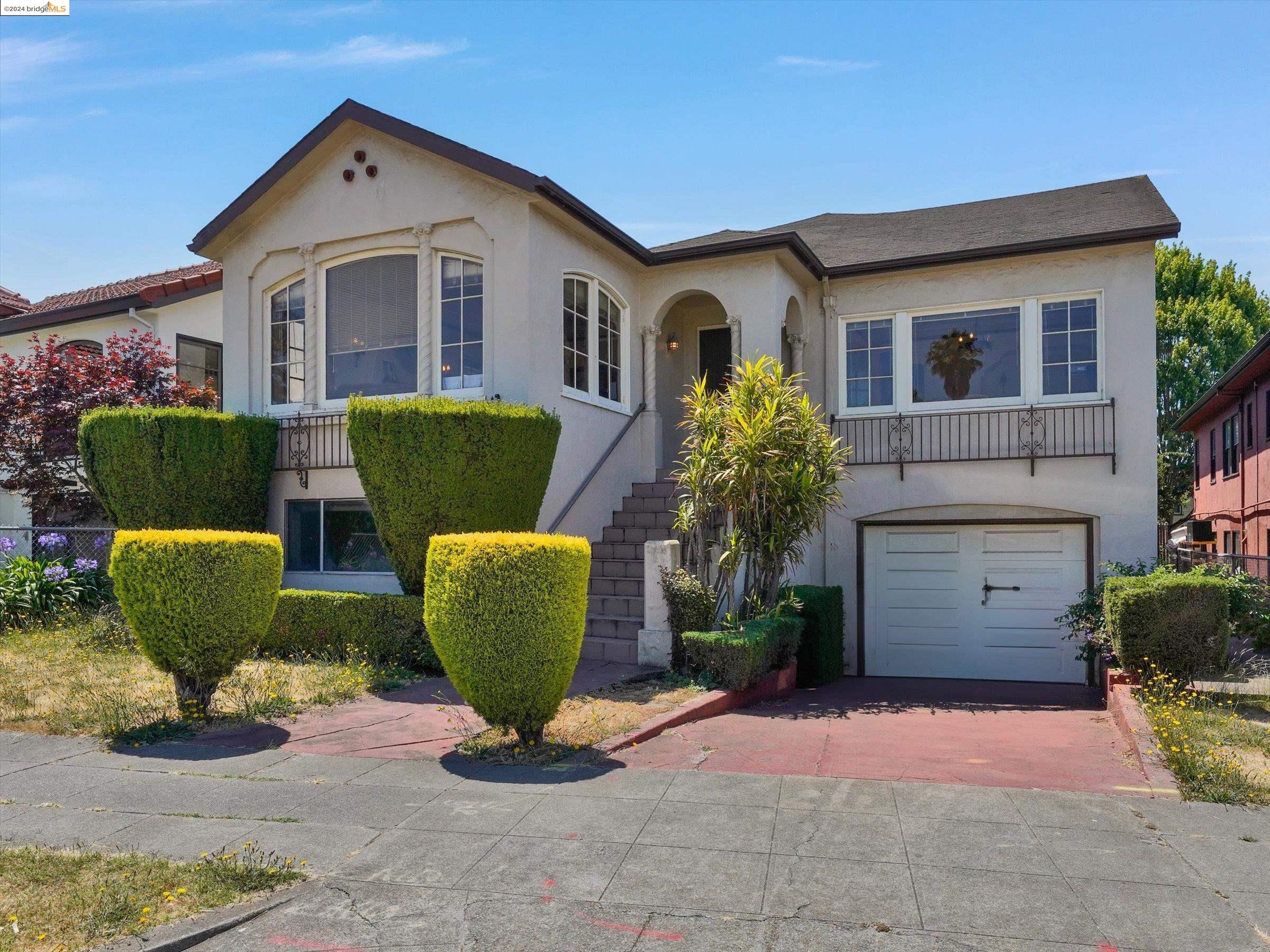 Detail Gallery Image 1 of 1 For 575 57th St, Oakland,  CA 94609 - 3 Beds | 2 Baths