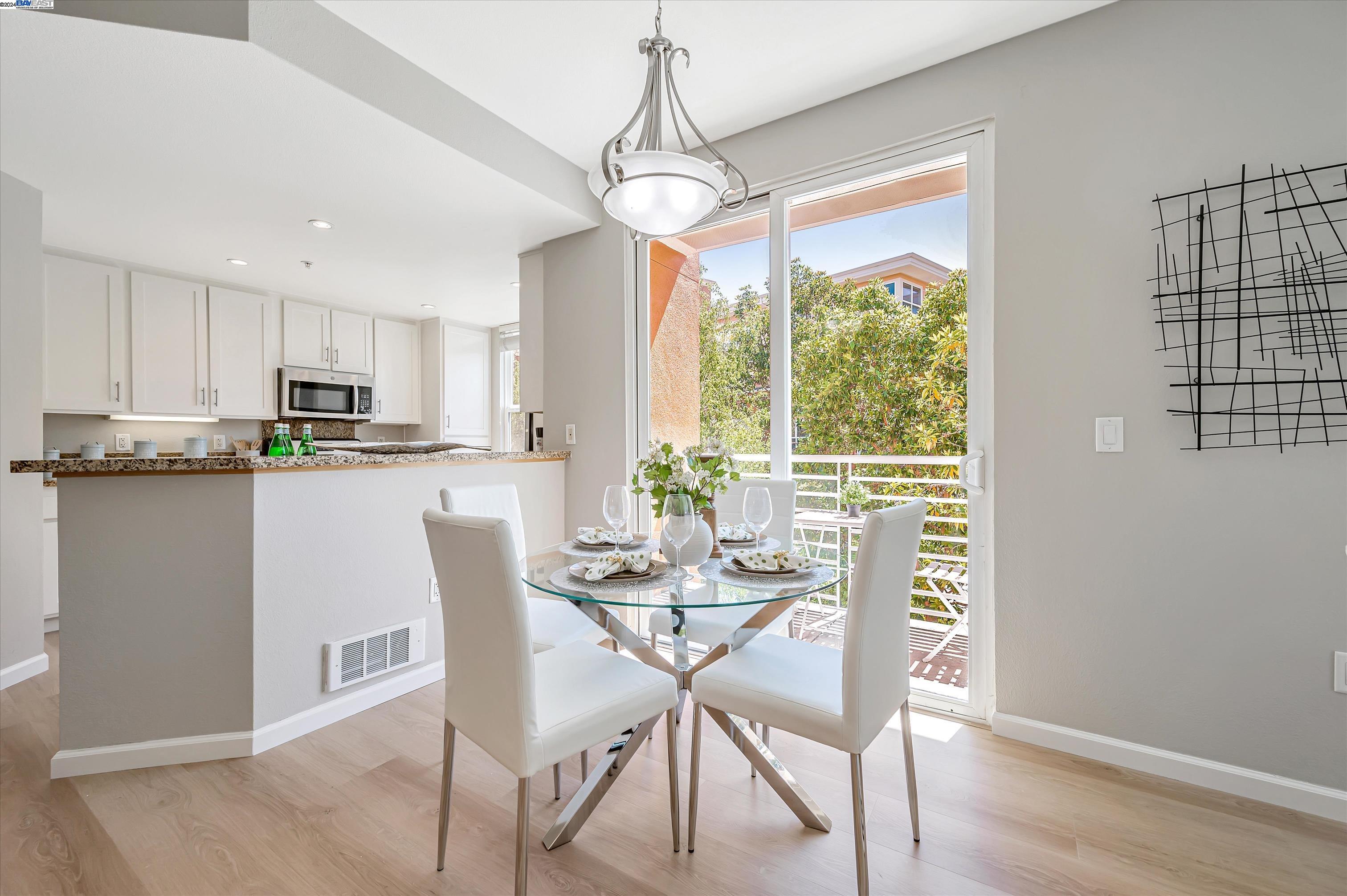 Detail Gallery Image 19 of 40 For 401 Crescent Court #4302,  San Francisco,  CA 94134 - 2 Beds | 2 Baths