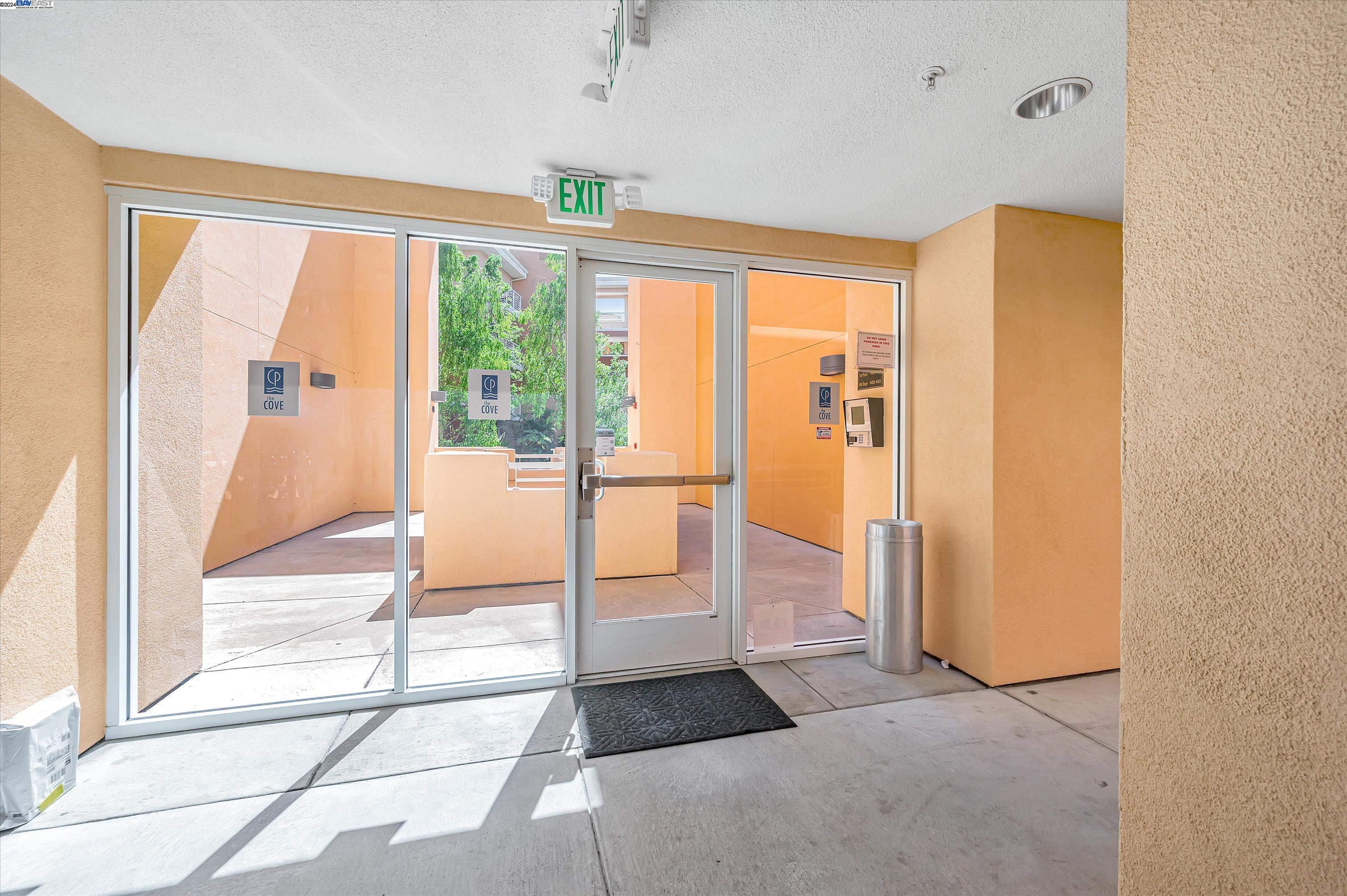Detail Gallery Image 34 of 40 For 401 Crescent Court #4302,  San Francisco,  CA 94134 - 2 Beds | 2 Baths