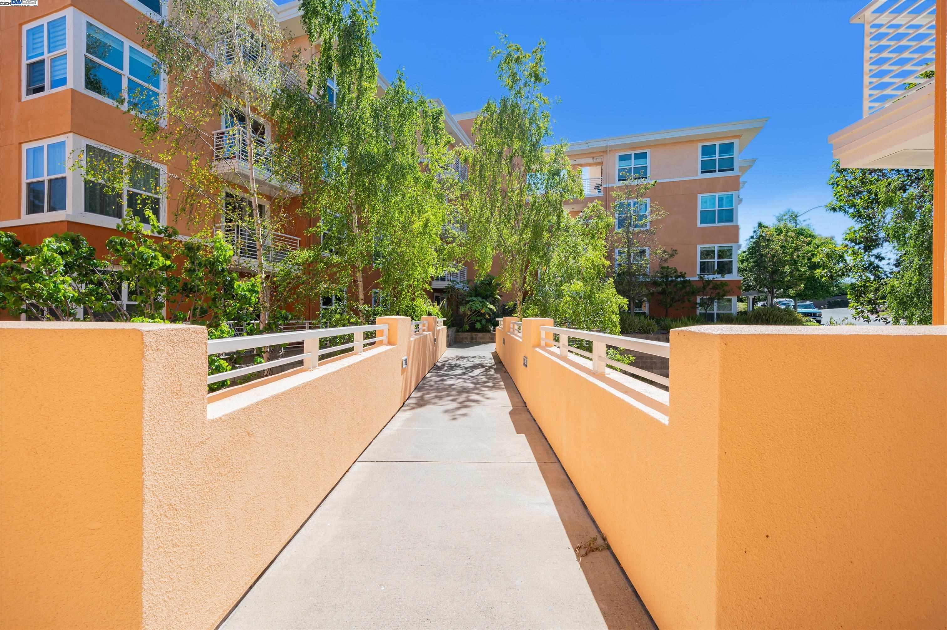 Detail Gallery Image 38 of 40 For 401 Crescent Court #4302,  San Francisco,  CA 94134 - 2 Beds | 2 Baths