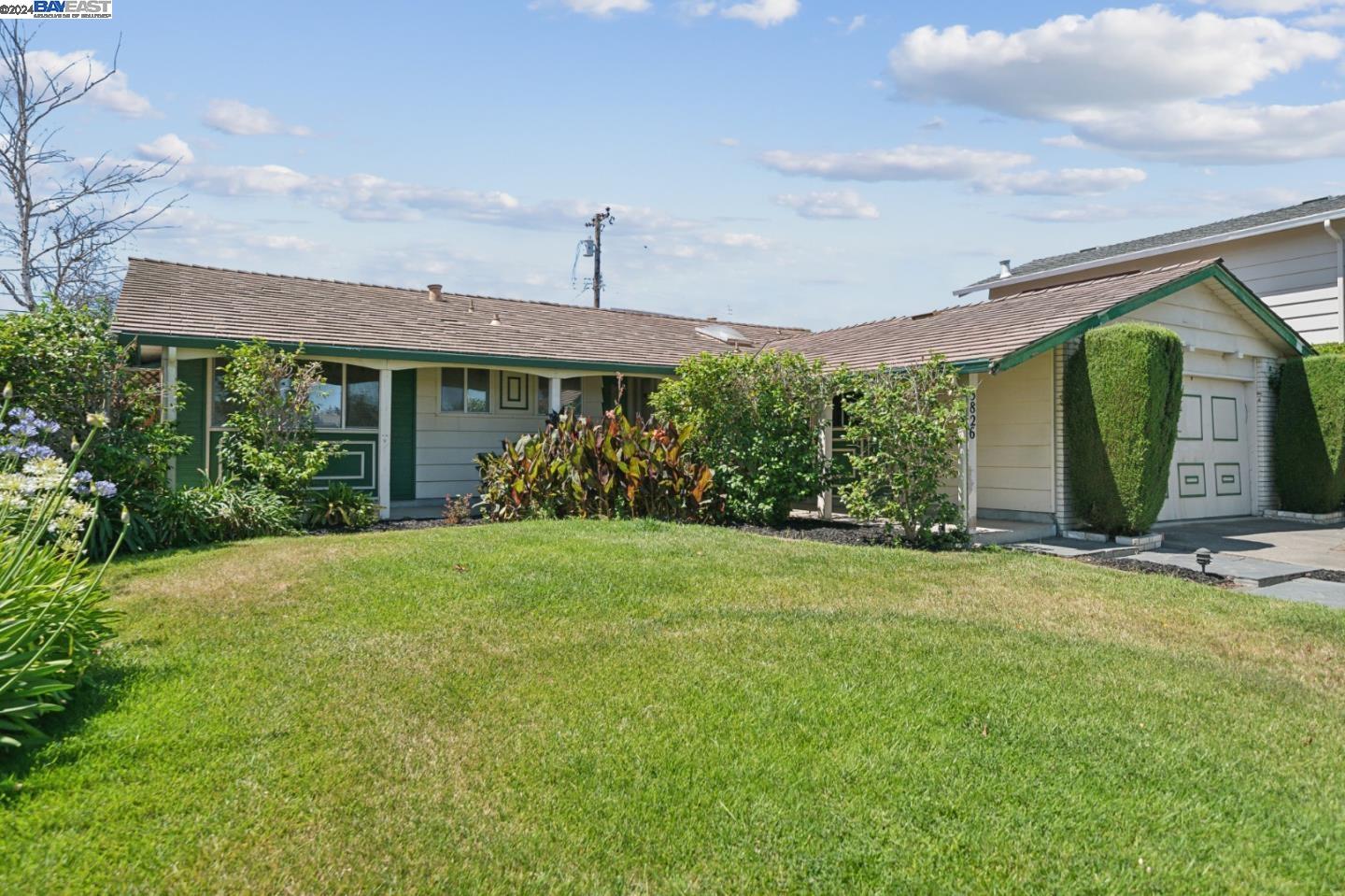 Detail Gallery Image 1 of 1 For 3826 Dunford Way, Santa Clara,  CA 95051 - 4 Beds | 2 Baths