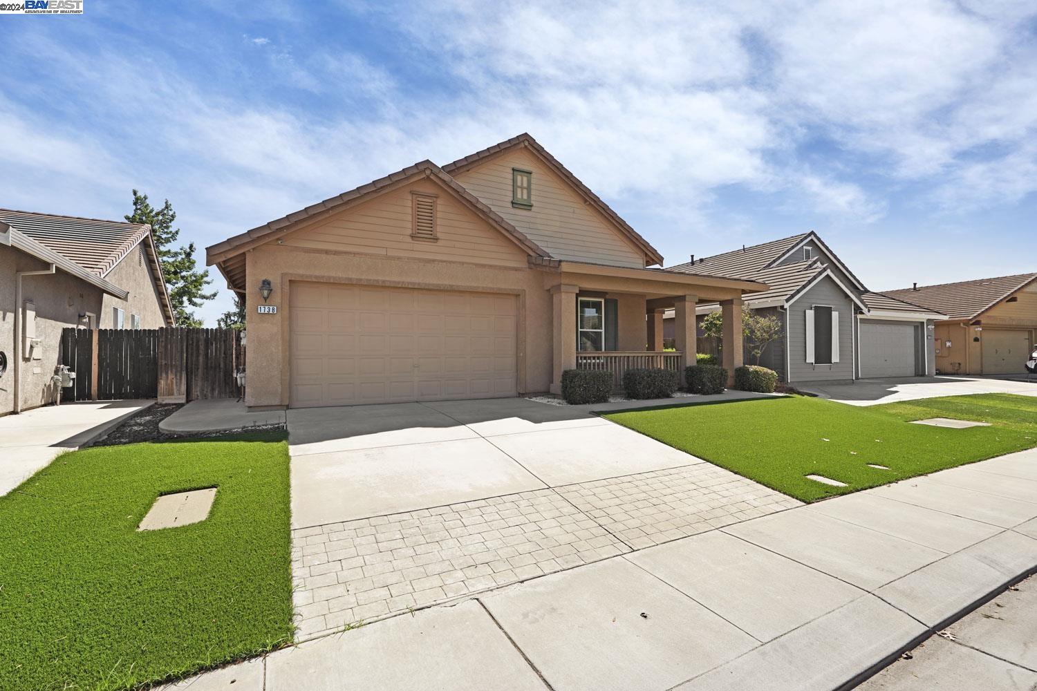 Detail Gallery Image 4 of 45 For 1738 Dalia Lane, Manteca,  CA 95337 - 3 Beds | 2 Baths