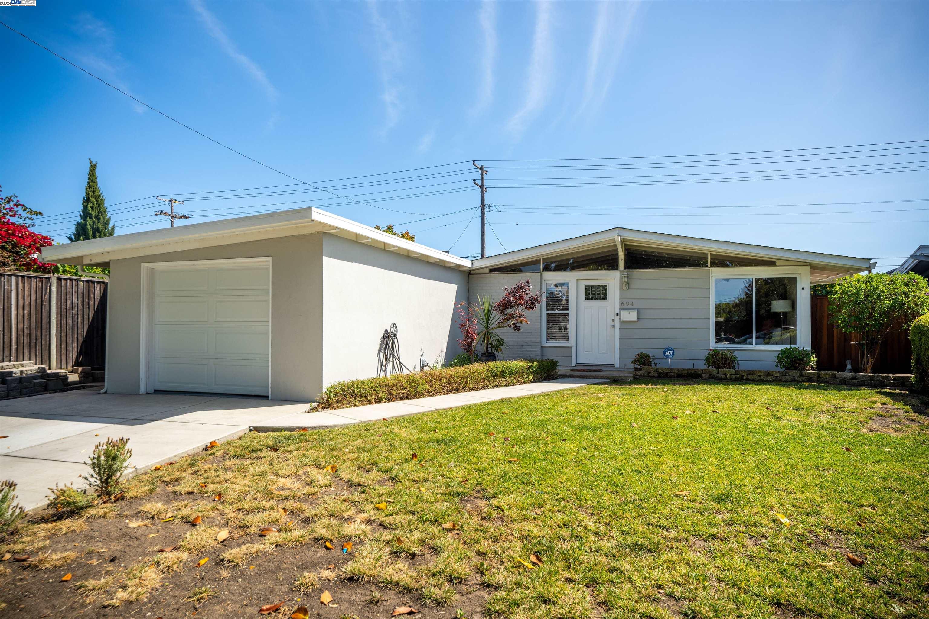 Detail Gallery Image 1 of 1 For 694 Lakewood Drive, Sunnyvale,  CA 94089 - 3 Beds | 2 Baths