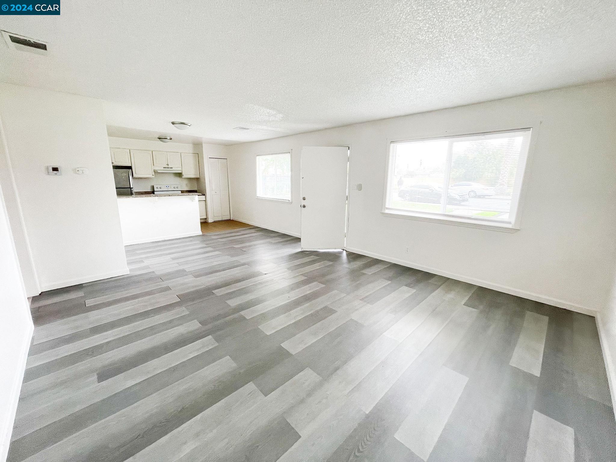 Photo #2: 41065666 Listing 