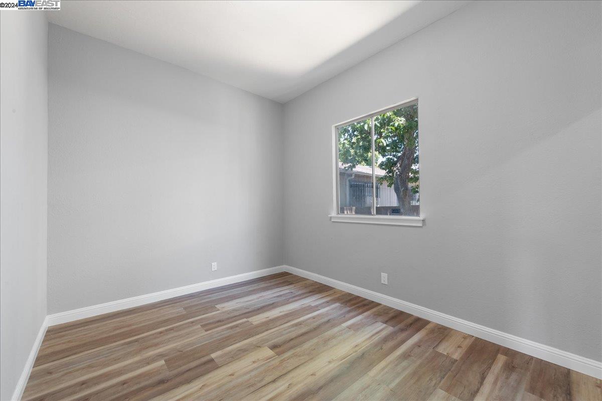 Detail Gallery Image 9 of 52 For 3214 13th Ave, Oakland,  CA 94610 - 4 Beds | 2 Baths