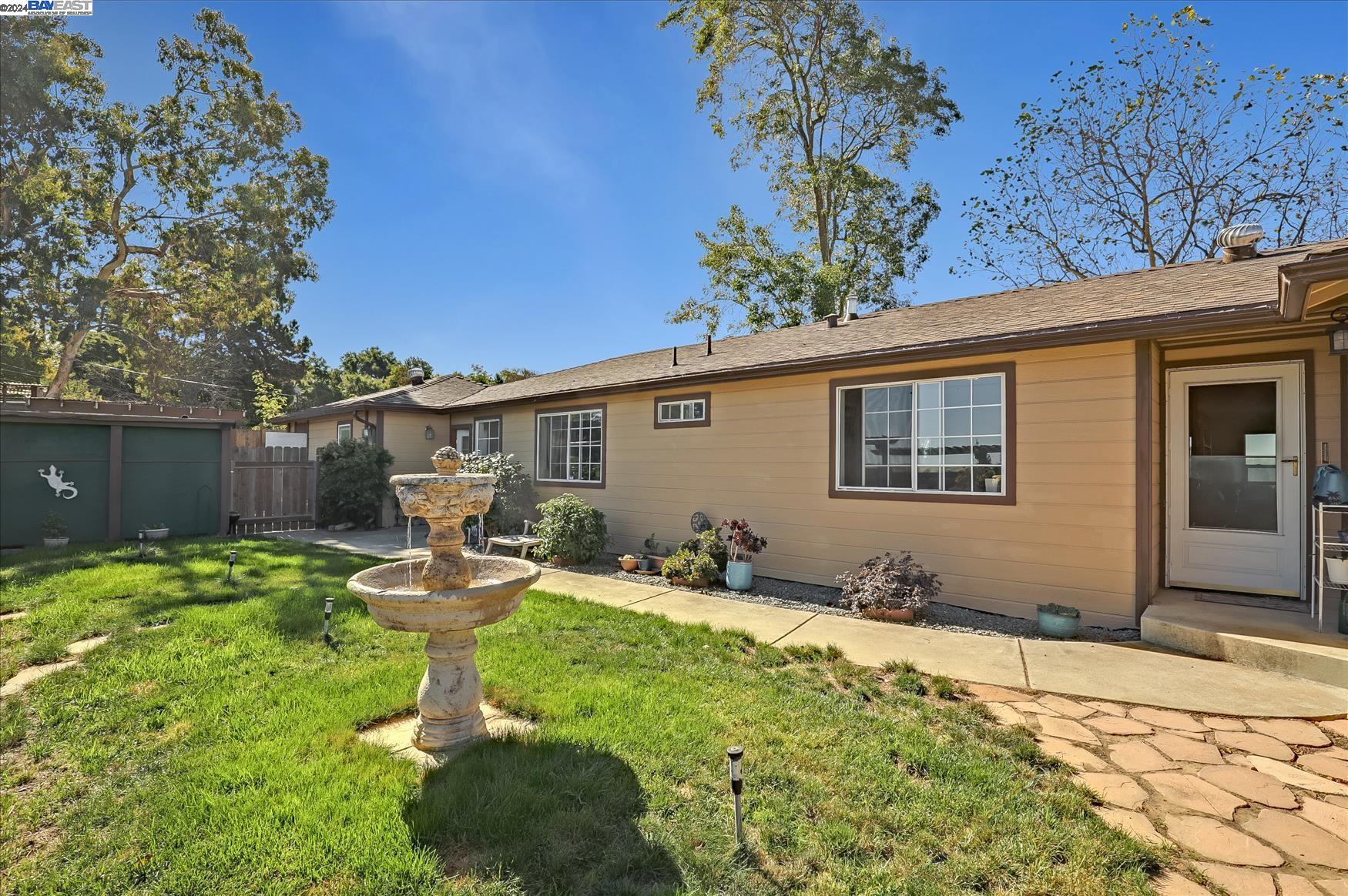 Detail Gallery Image 1 of 1 For 25931 Fairview Ave, Hayward,  CA 94542 - 4 Beds | 2 Baths