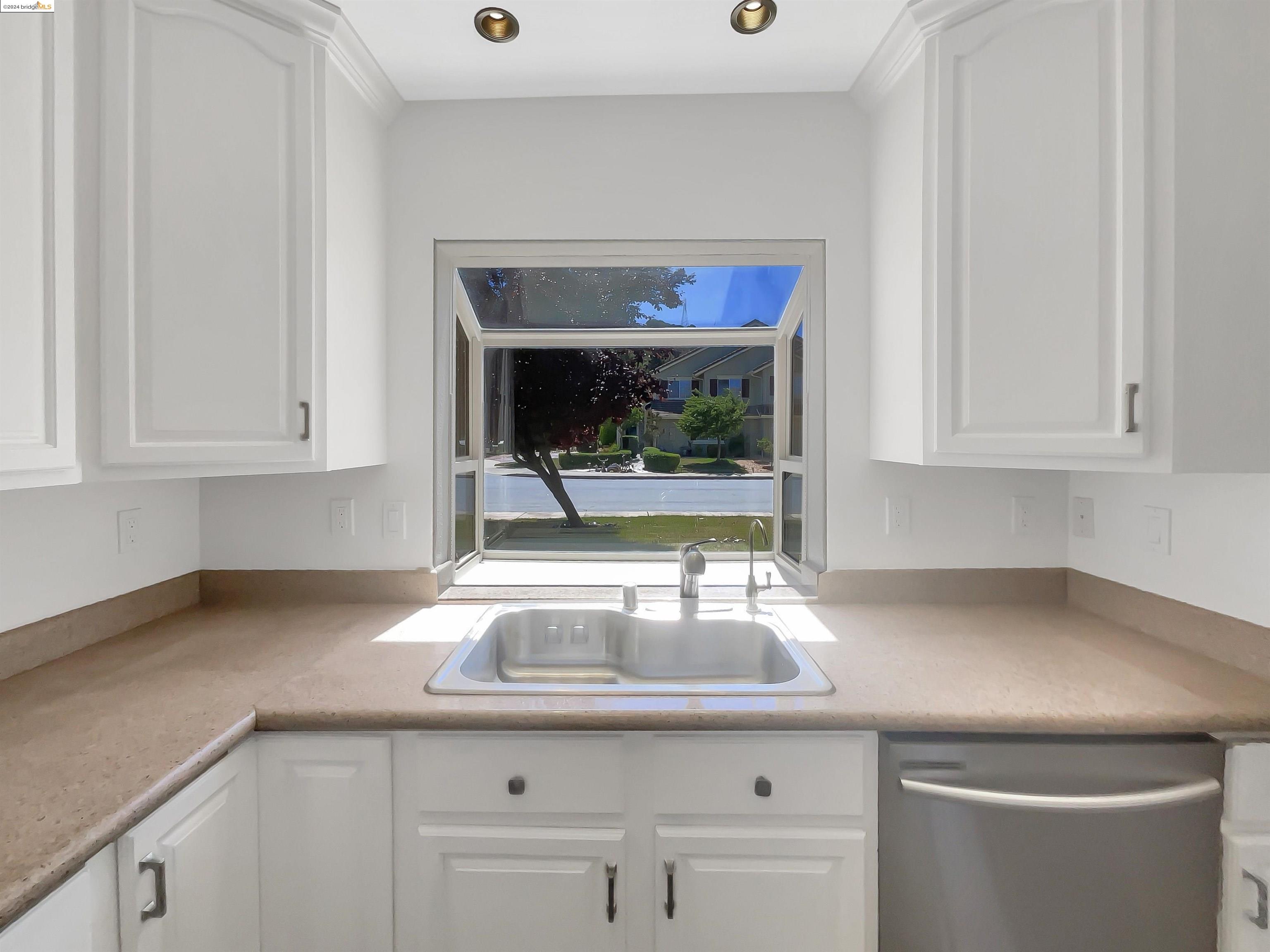 Detail Gallery Image 17 of 25 For 165 Christine Lynn, Morgan Hill,  CA 95037 - 4 Beds | 3 Baths