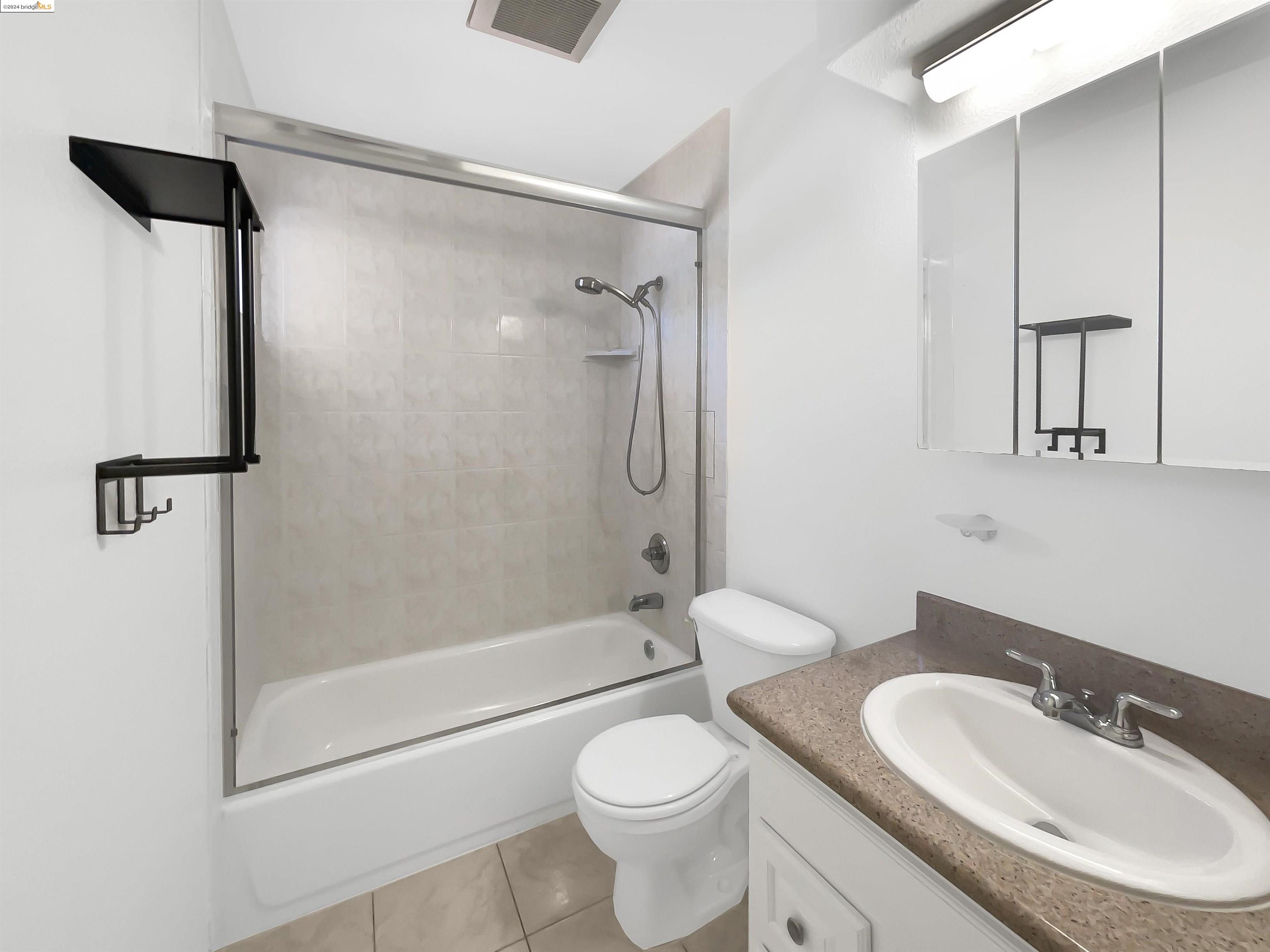 Detail Gallery Image 5 of 25 For 165 Christine Lynn, Morgan Hill,  CA 95037 - 4 Beds | 3 Baths