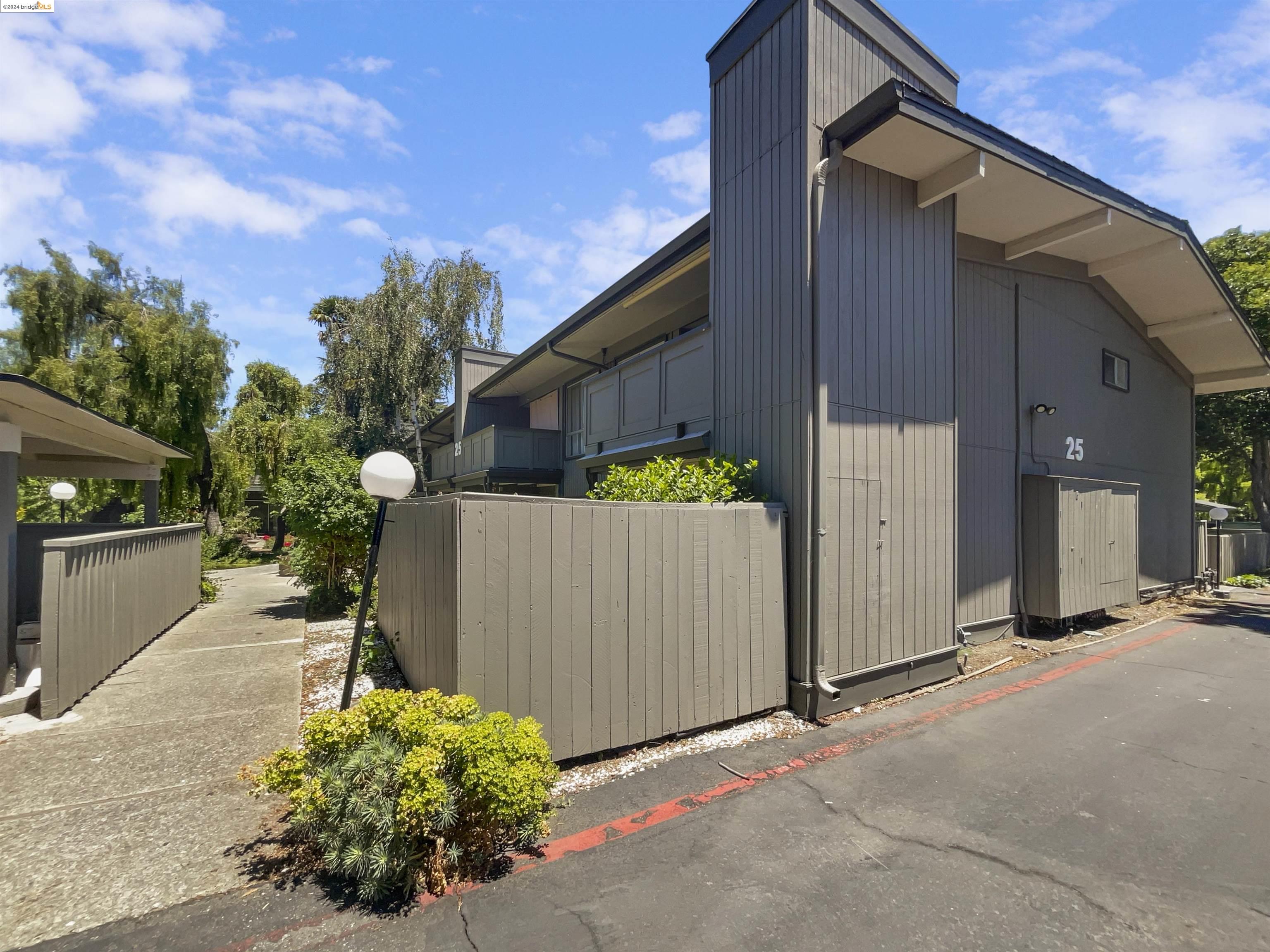 Detail Gallery Image 1 of 1 For 120 Saratoga #106,  Santa Clara,  CA 95051 - 1 Beds | 1 Baths