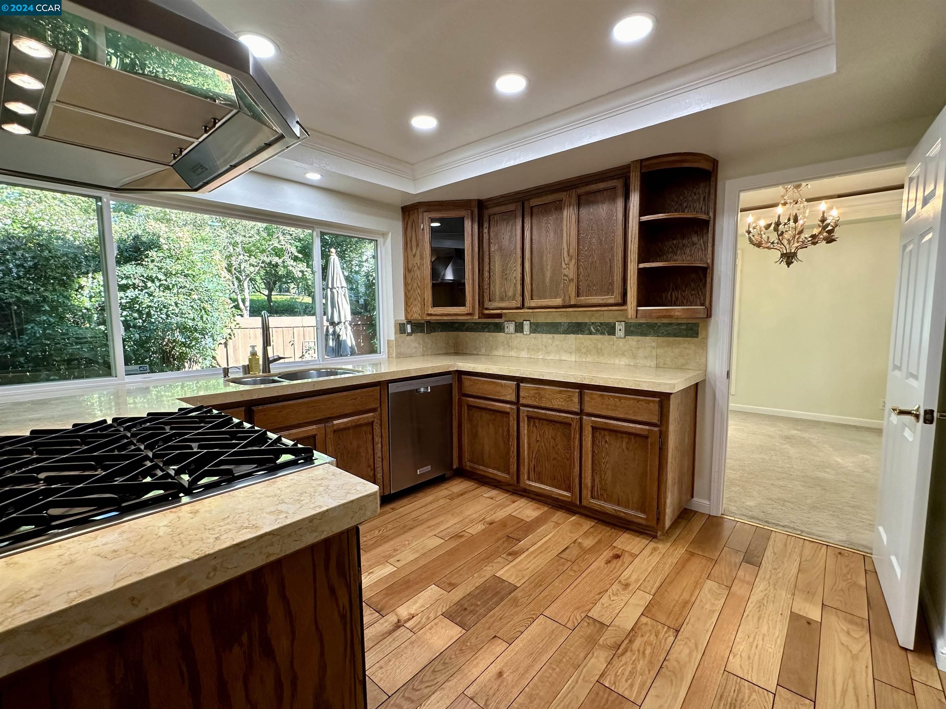 Detail Gallery Image 8 of 35 For 403 Jensen Ct, Danville,  CA 94526 - 3 Beds | 2/1 Baths