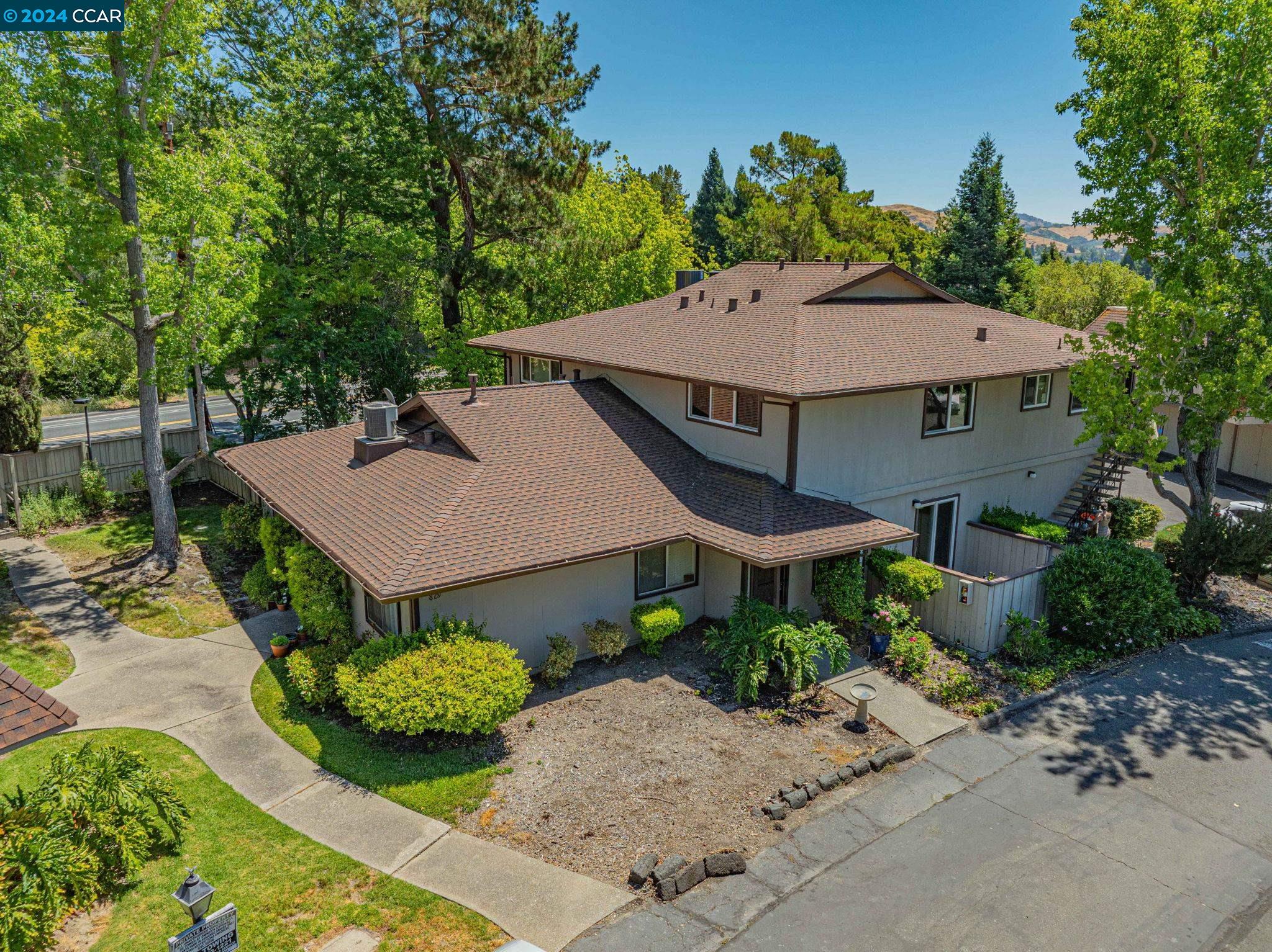 More Details about MLS # 41065812 : 809 VILLA LANE # 3