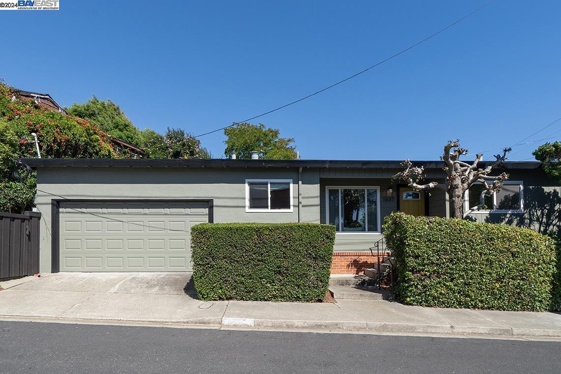 Detail Gallery Image 1 of 1 For 1637 Cypress Ave, Richmond,  CA 94805 - 3 Beds | 2 Baths