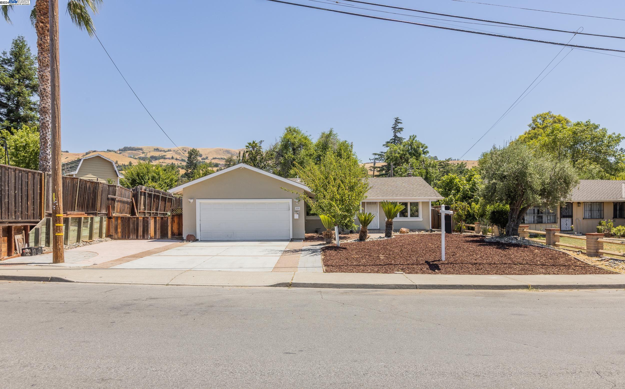Detail Gallery Image 1 of 1 For 400 Mahoney Dr, San Jose,  CA 95127 - 4 Beds | 2 Baths