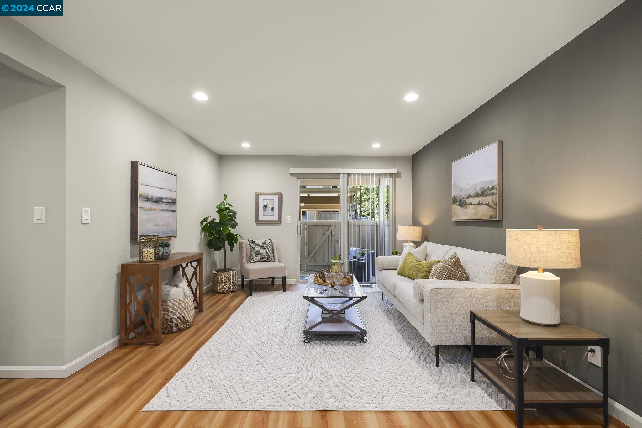 Photo #2: 41065862 Listing 