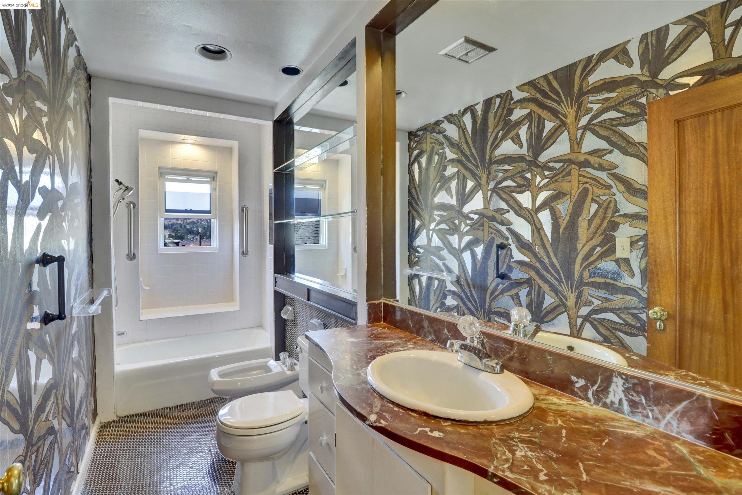 Detail Gallery Image 32 of 60 For 600 Prospect Ave, Oakland,  CA 94610 - 4 Beds | 3/1 Baths