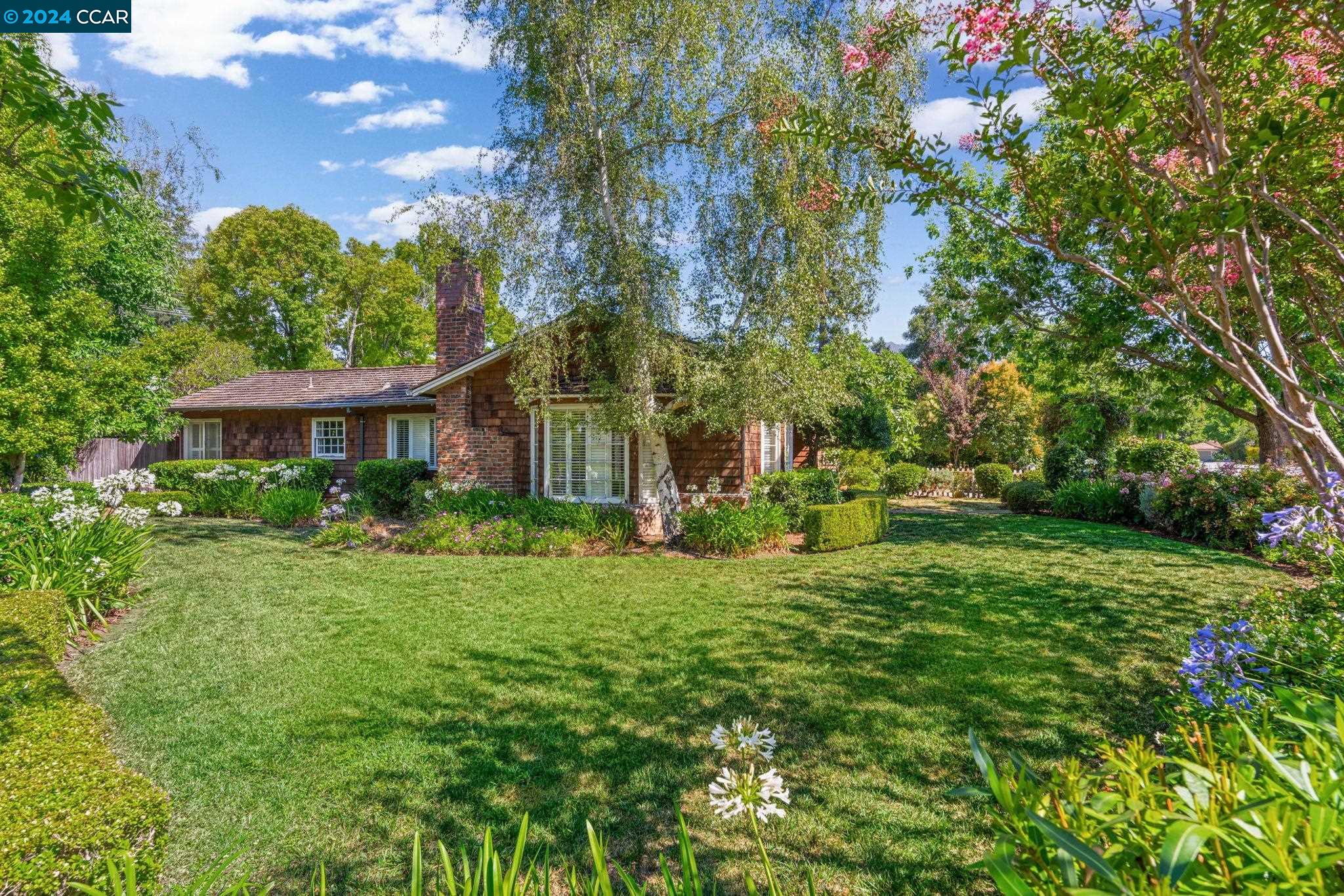 Detail Gallery Image 1 of 1 For 1339 Hillview Dr, Menlo Park,  CA 94025 - 3 Beds | 2 Baths