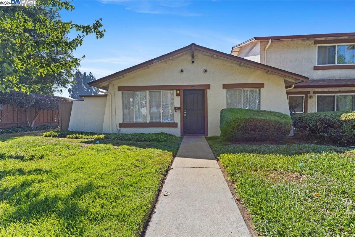 Detail Gallery Image 1 of 1 For 34233 Aberdeen Ter, Fremont,  CA 94555 - 3 Beds | 2 Baths