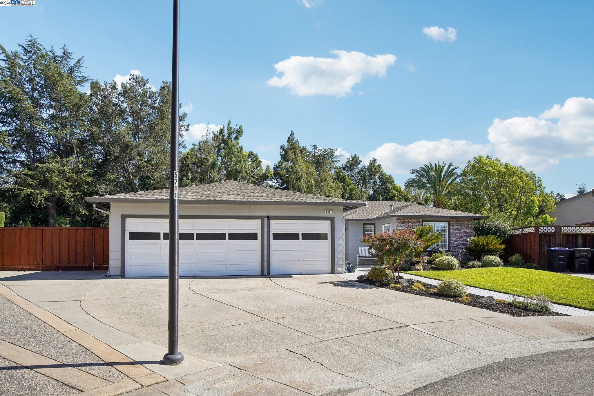 Detail Gallery Image 1 of 1 For 3267 Kevin Court, Pleasanton,  CA 94588-5118 - 3 Beds | 2 Baths