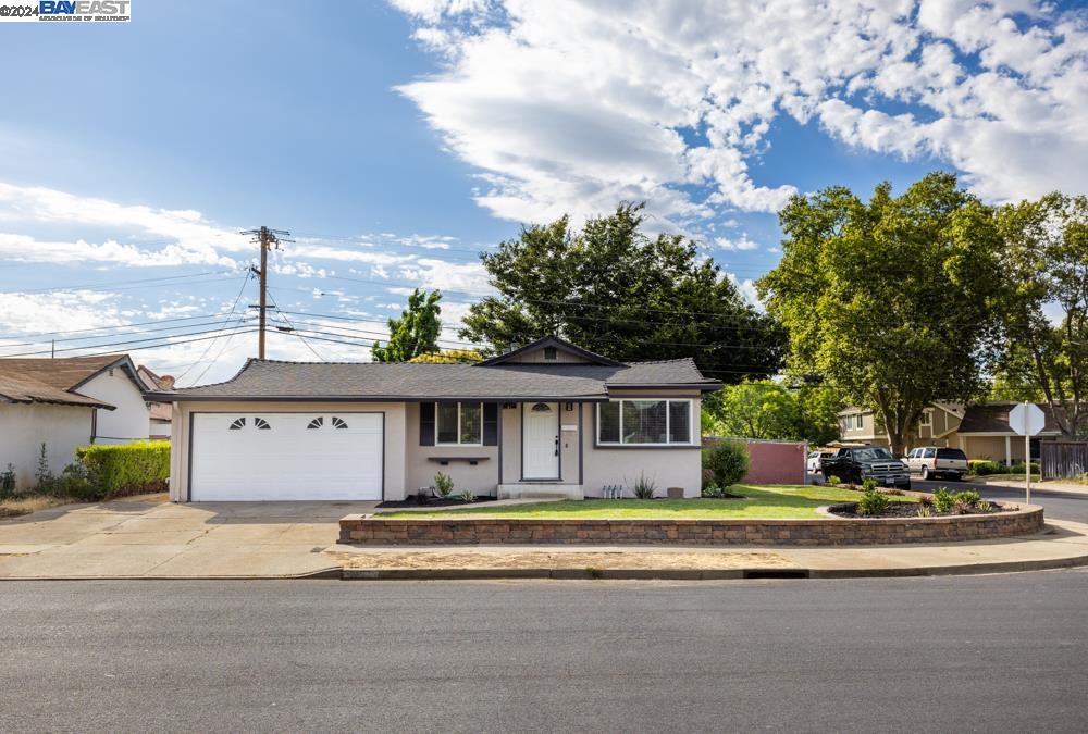 Detail Gallery Image 1 of 1 For 1597 Glazier Dr, Concord,  CA 94521 - 3 Beds | 2 Baths