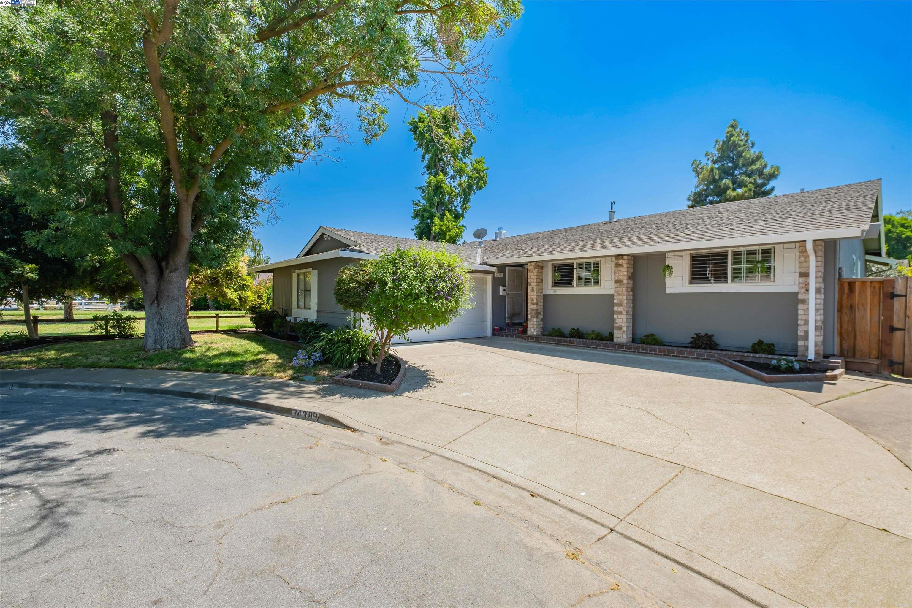 Detail Gallery Image 1 of 1 For 34389 Auckland, Fremont,  CA 94555 - 4 Beds | 2 Baths