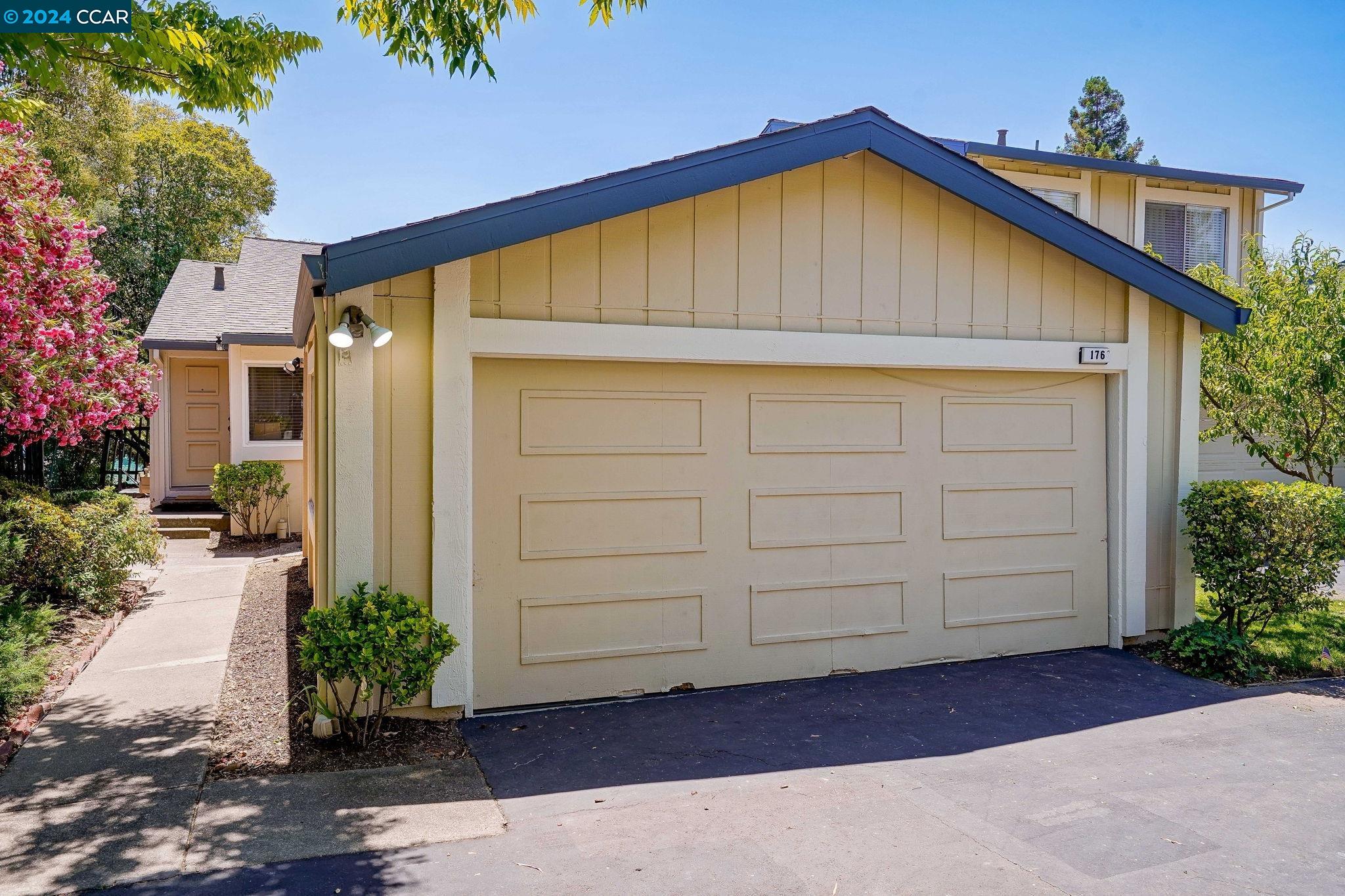 Photo #2: 41066176 Listing 
