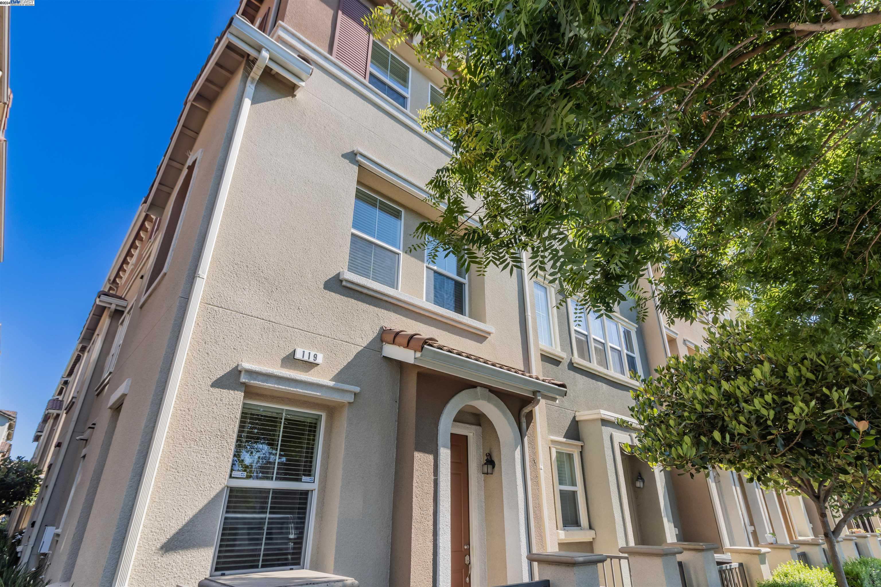 More Details about MLS # 41066179 : 119 BURBANK ST