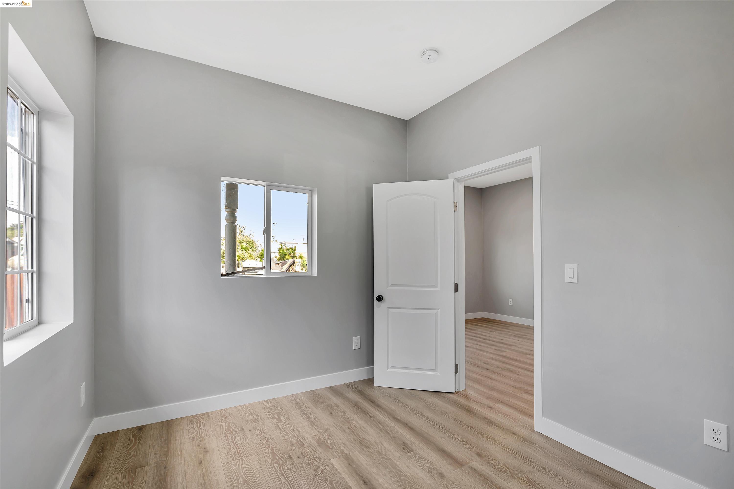 Detail Gallery Image 8 of 31 For 221 4th St, Richmond,  CA 94801 - 3 Beds | 2 Baths