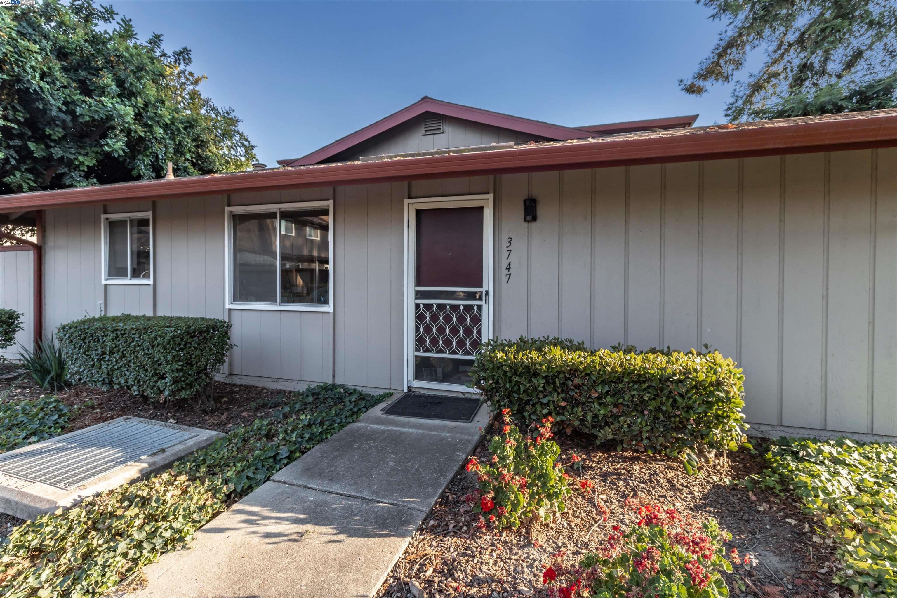 Detail Gallery Image 1 of 1 For 3747 Oxford Cmn, Fremont,  CA 94536 - 2 Beds | 1 Baths