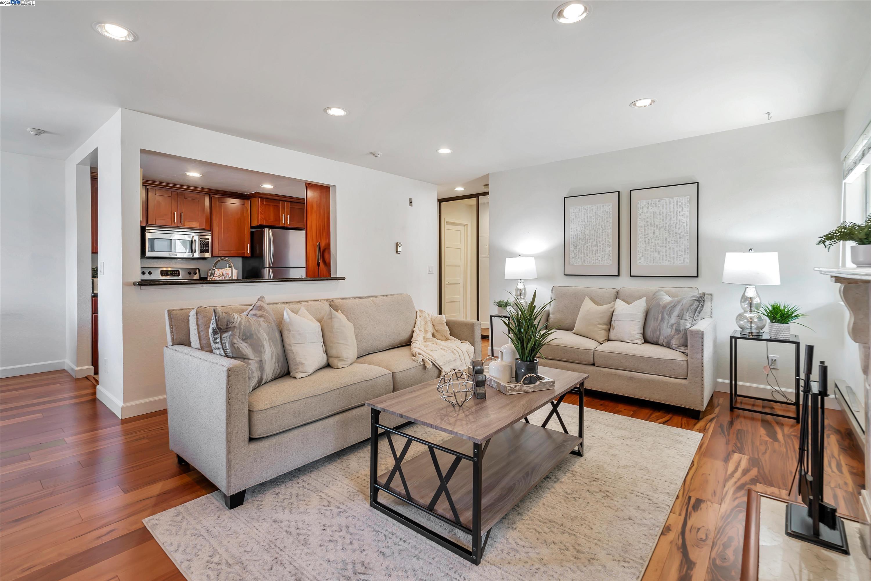Photo #2: 41066287 Listing 
