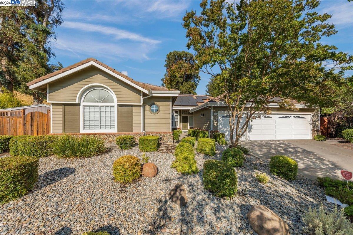Detail Gallery Image 1 of 1 For 1057 Bartlett Pl, Pleasanton,  CA 94566 - 4 Beds | 2/1 Baths