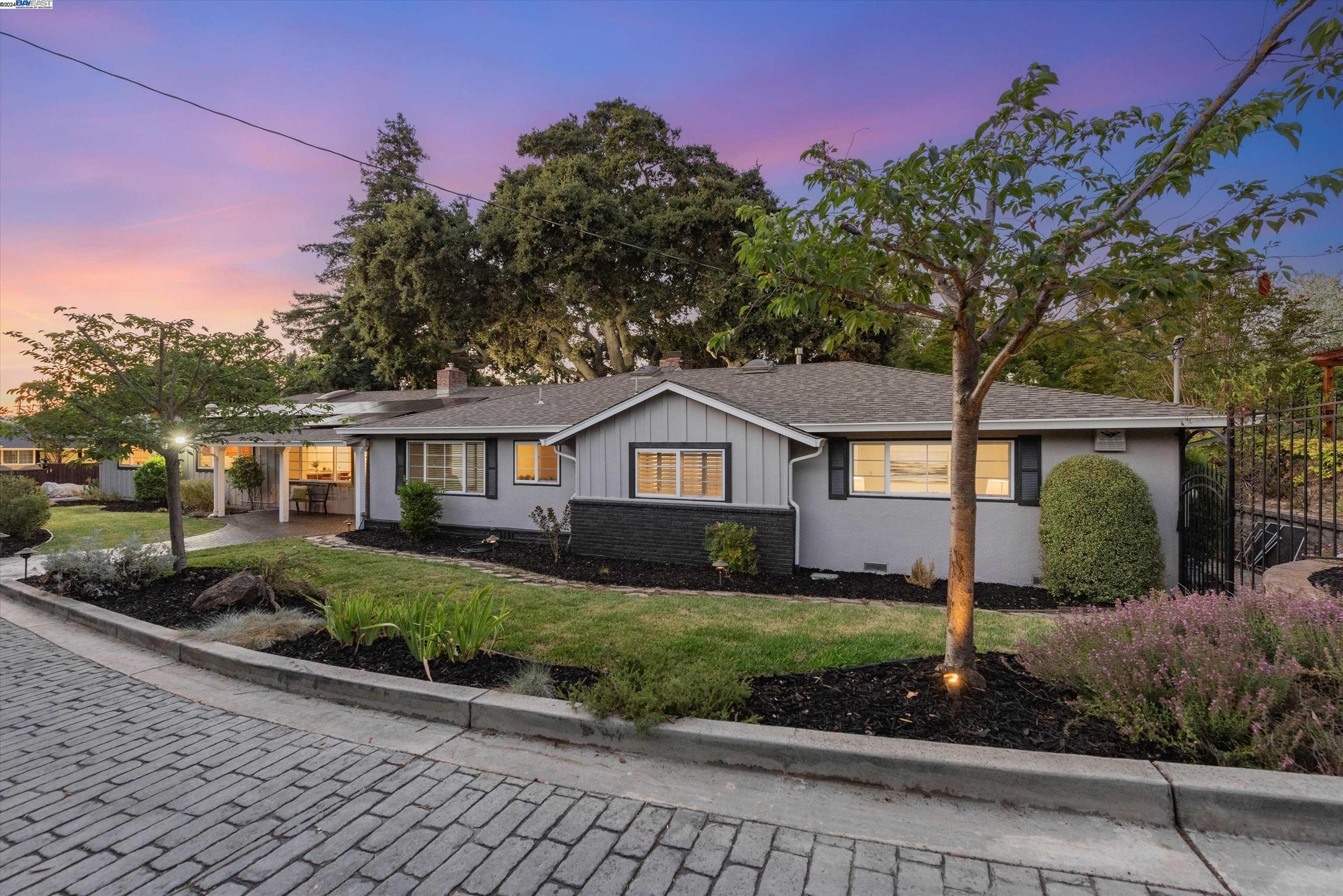Detail Gallery Image 1 of 1 For 22555 Norwood Dr, Hayward,  CA 94541 - 5 Beds | 3 Baths