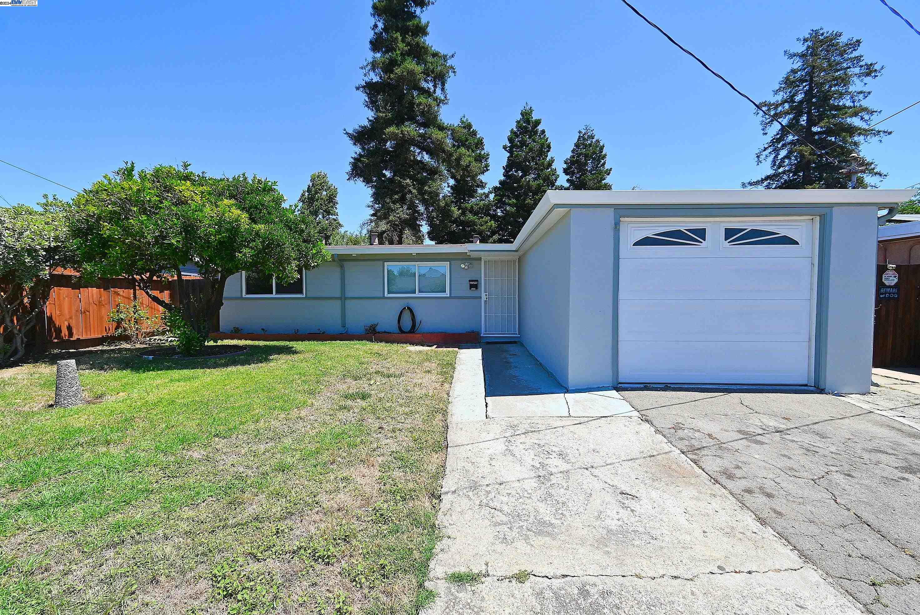 Detail Gallery Image 1 of 1 For 27744 Haldane Ct, Hayward,  CA 94544 - 5 Beds | 2 Baths