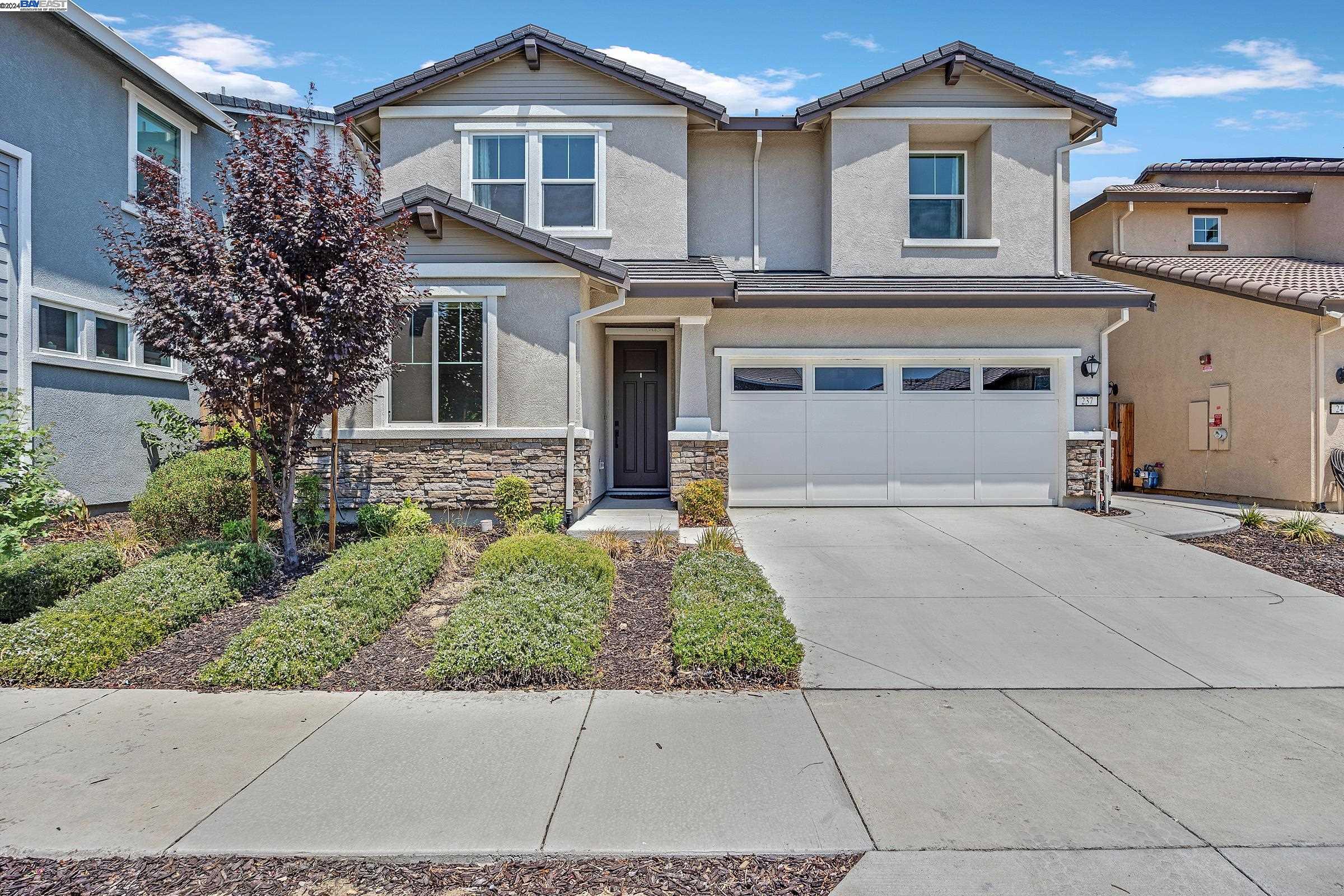 Detail Gallery Image 1 of 55 For 237 Goose Creek Avenue, Brentwood,  CA 94513-2470 - 4 Beds | 3 Baths