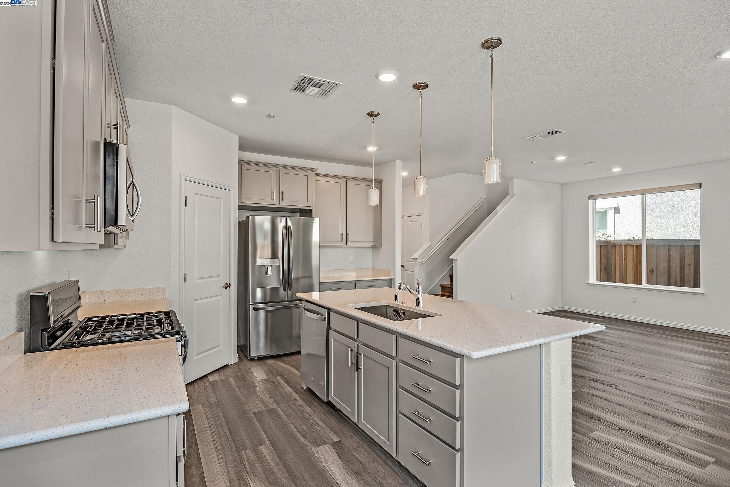 Detail Gallery Image 11 of 55 For 237 Goose Creek Avenue, Brentwood,  CA 94513-2470 - 4 Beds | 3 Baths