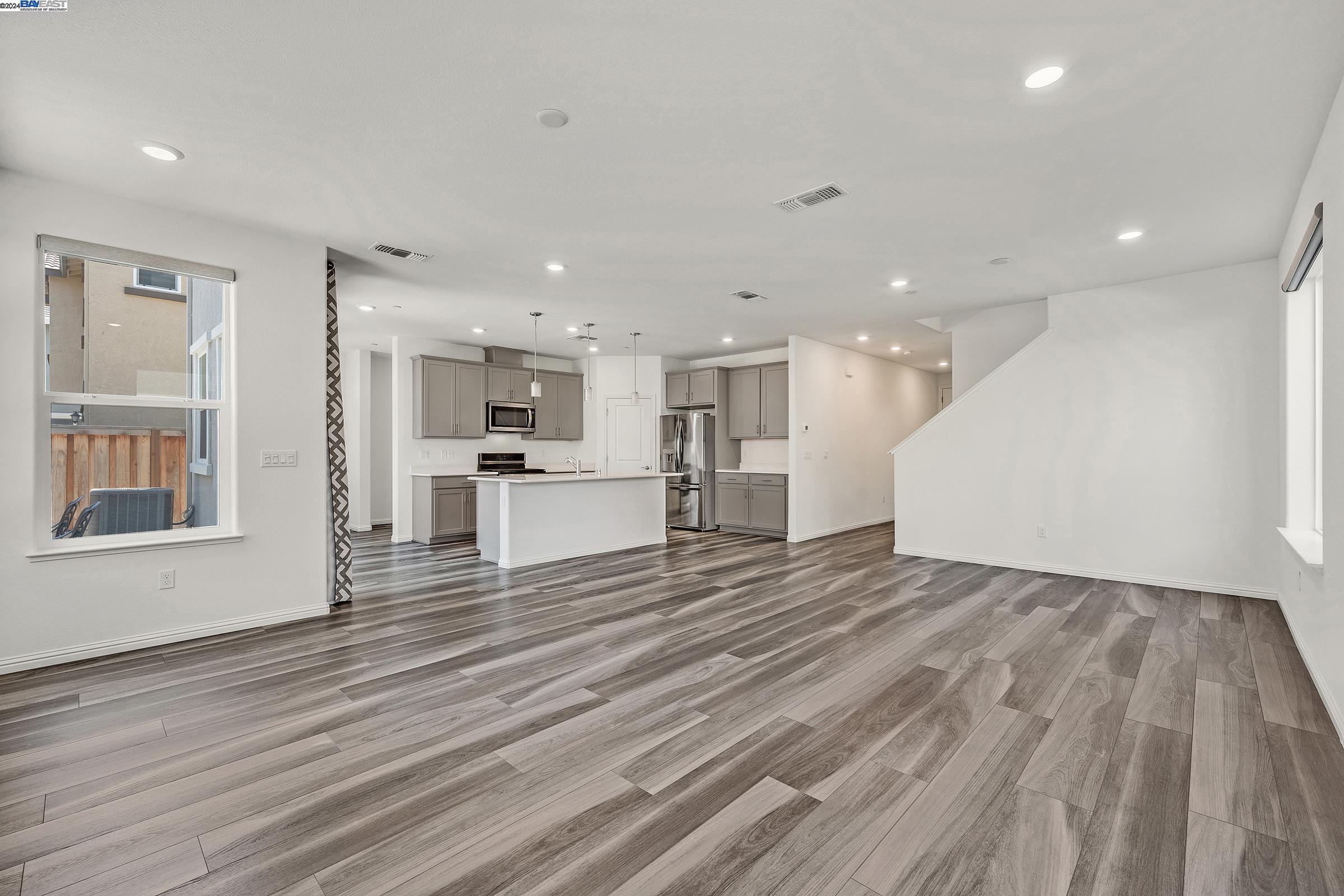 Detail Gallery Image 7 of 55 For 237 Goose Creek Avenue, Brentwood,  CA 94513-2470 - 4 Beds | 3 Baths
