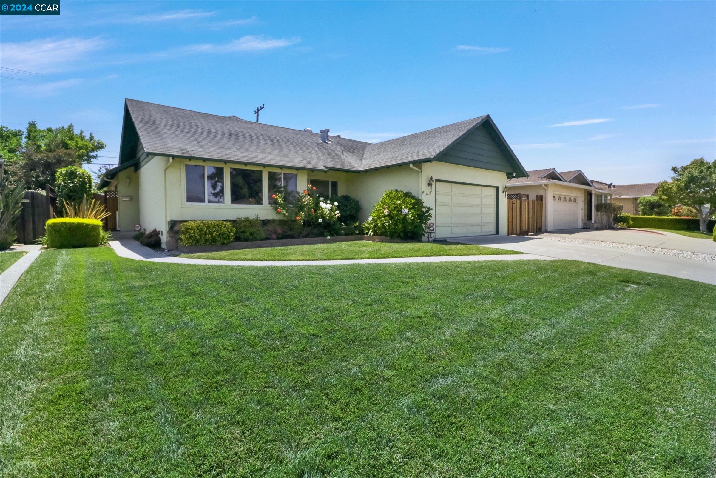 Detail Gallery Image 1 of 1 For 3410 Eden Dr, Santa Clara,  CA 95051 - 3 Beds | 2 Baths