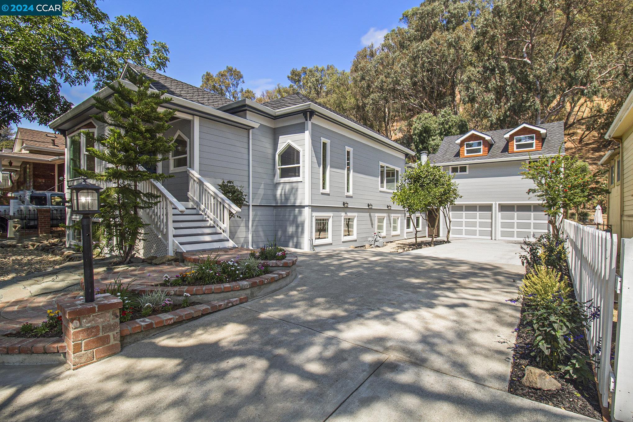 Detail Gallery Image 1 of 1 For 80 Canyon Lake Dr, Port Costa,  CA 94525 - 4 Beds | 3 Baths