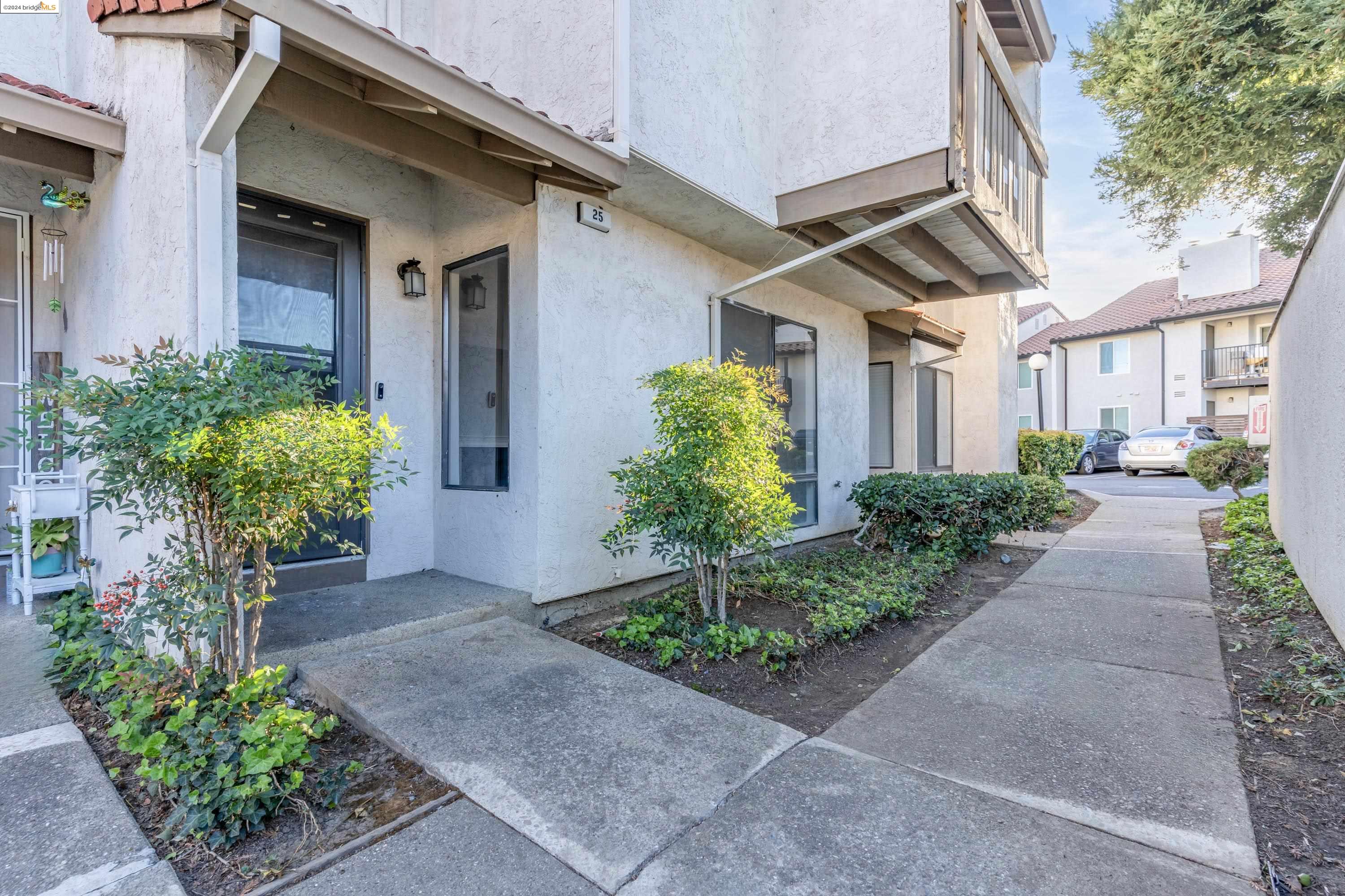 More Details about MLS # 41066516 : 25 MADRID LN