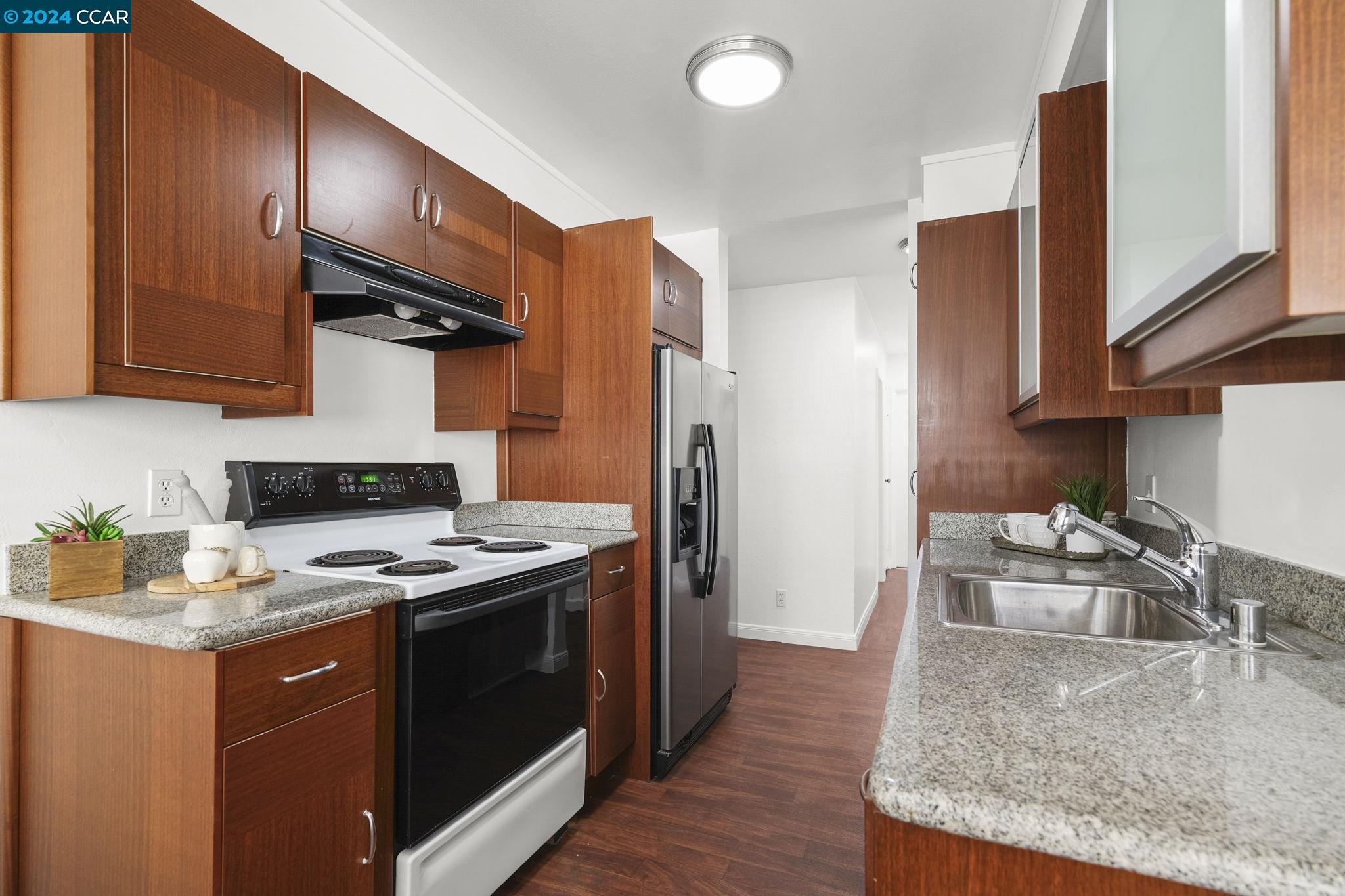 Detail Gallery Image 15 of 23 For 360 Vernon St #212,  Oakland,  CA 94610 - 2 Beds | 1 Baths