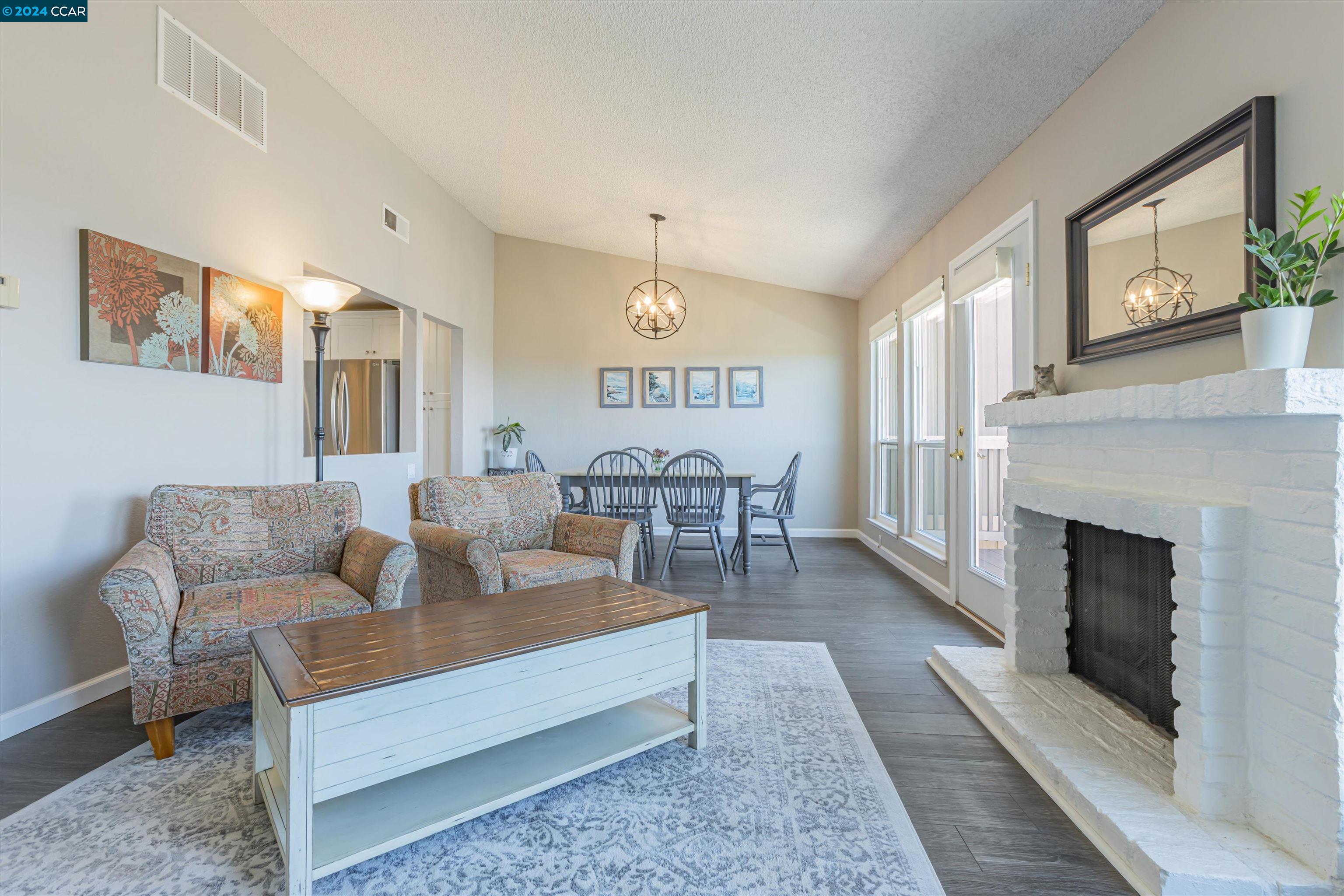 Photo #5: 41066569 Listing 