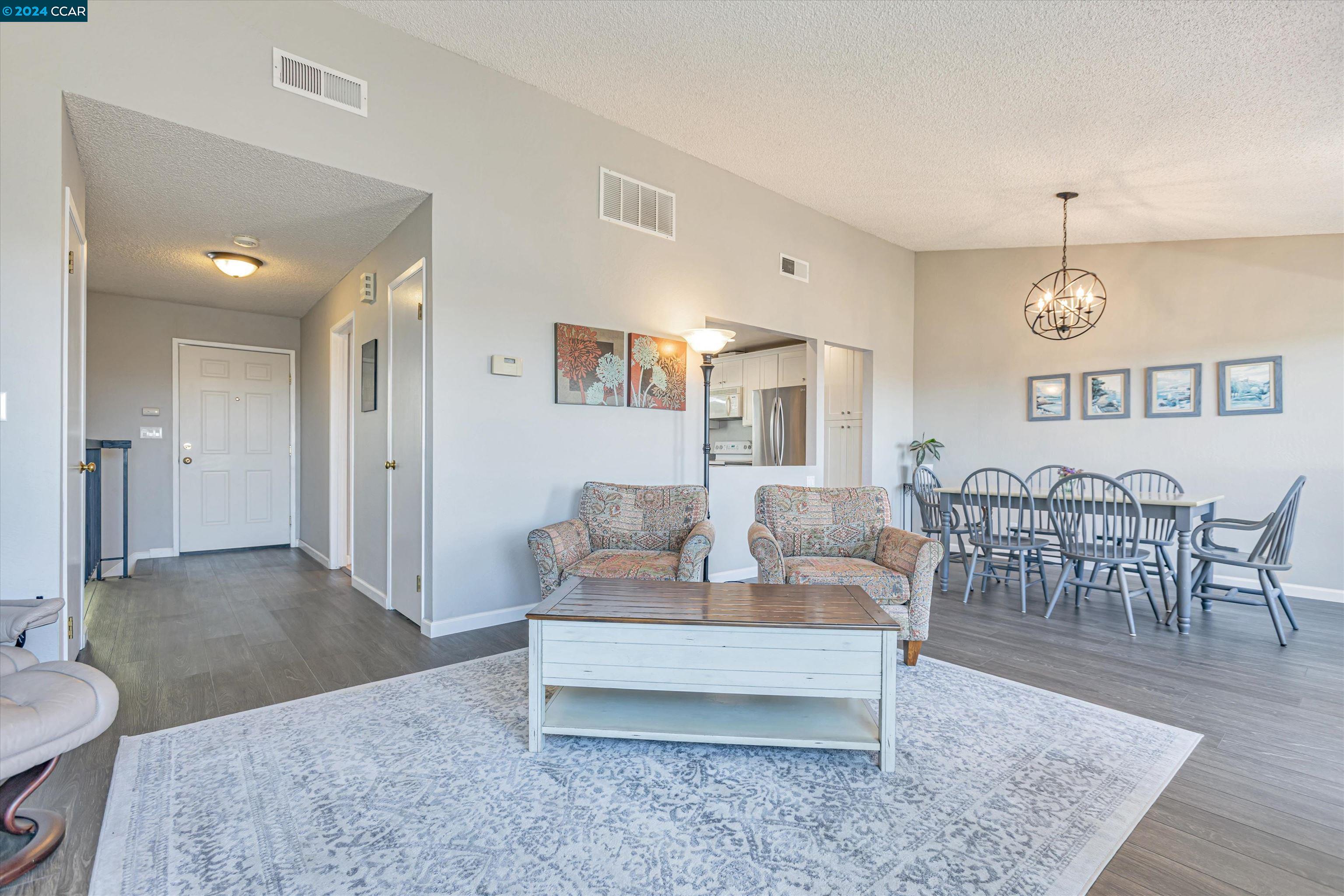 Photo #6: 41066569 Listing 