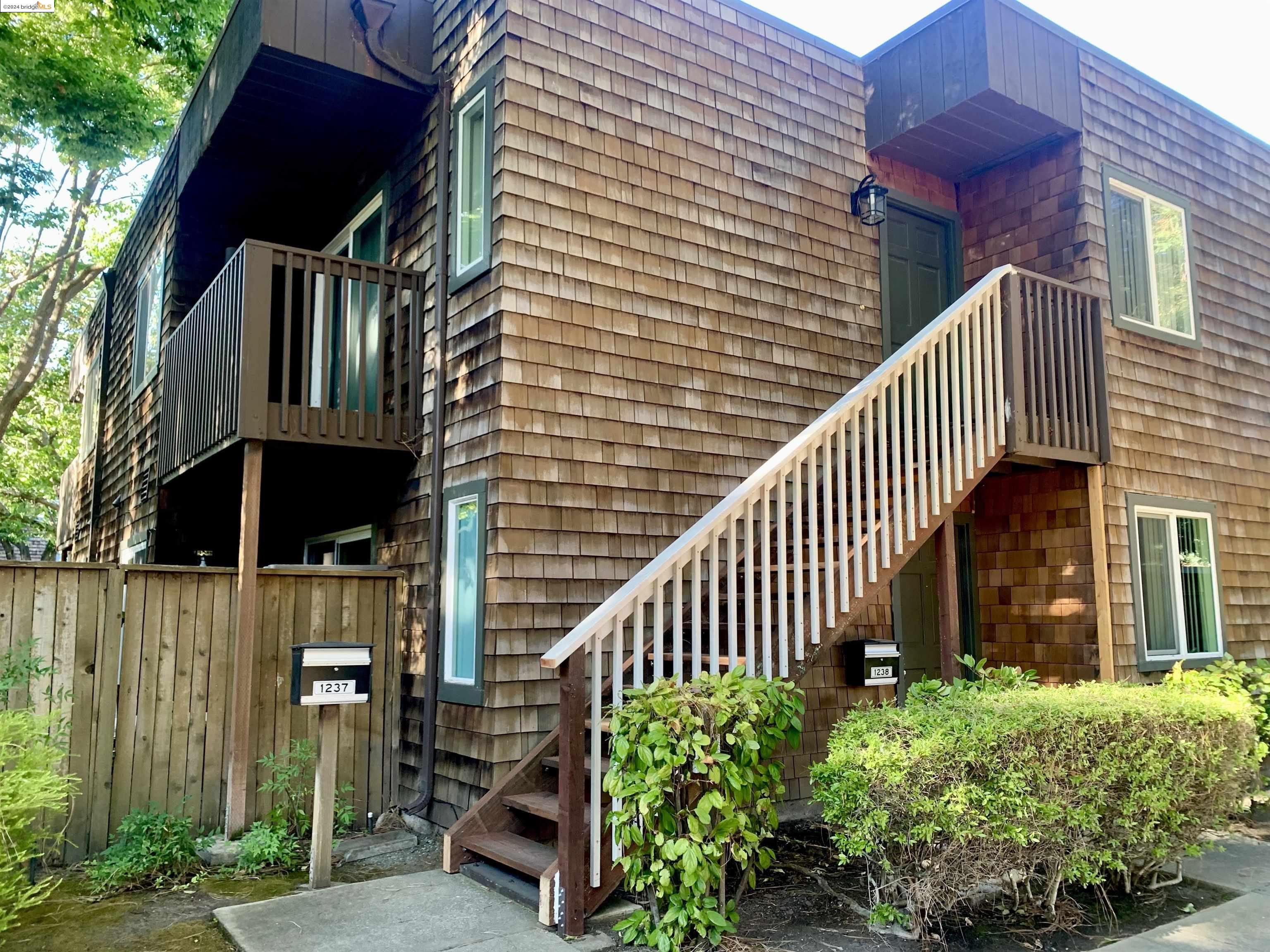 Photo #2: 41066600 Listing 