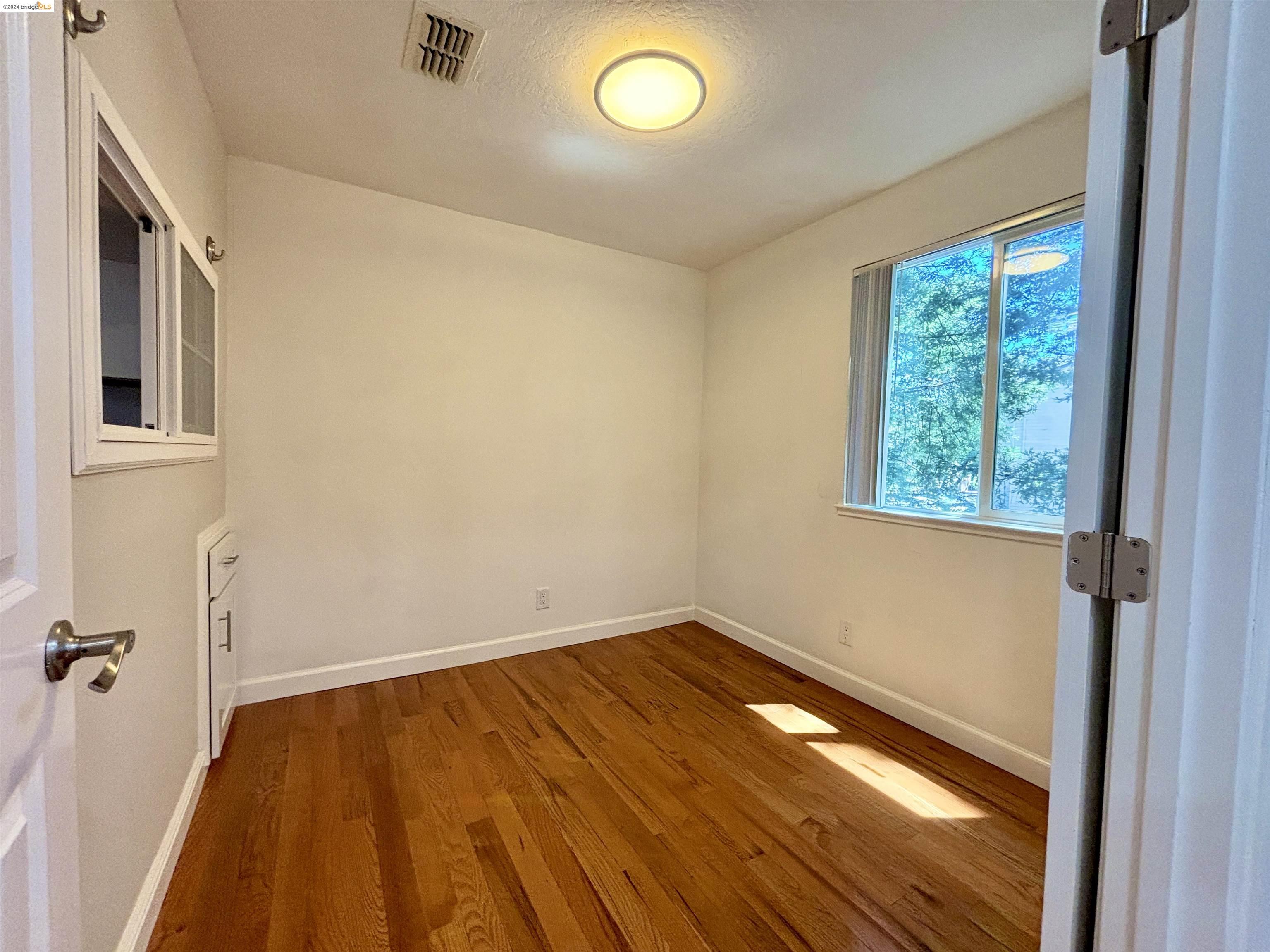 Photo #4: 41066600 Listing 