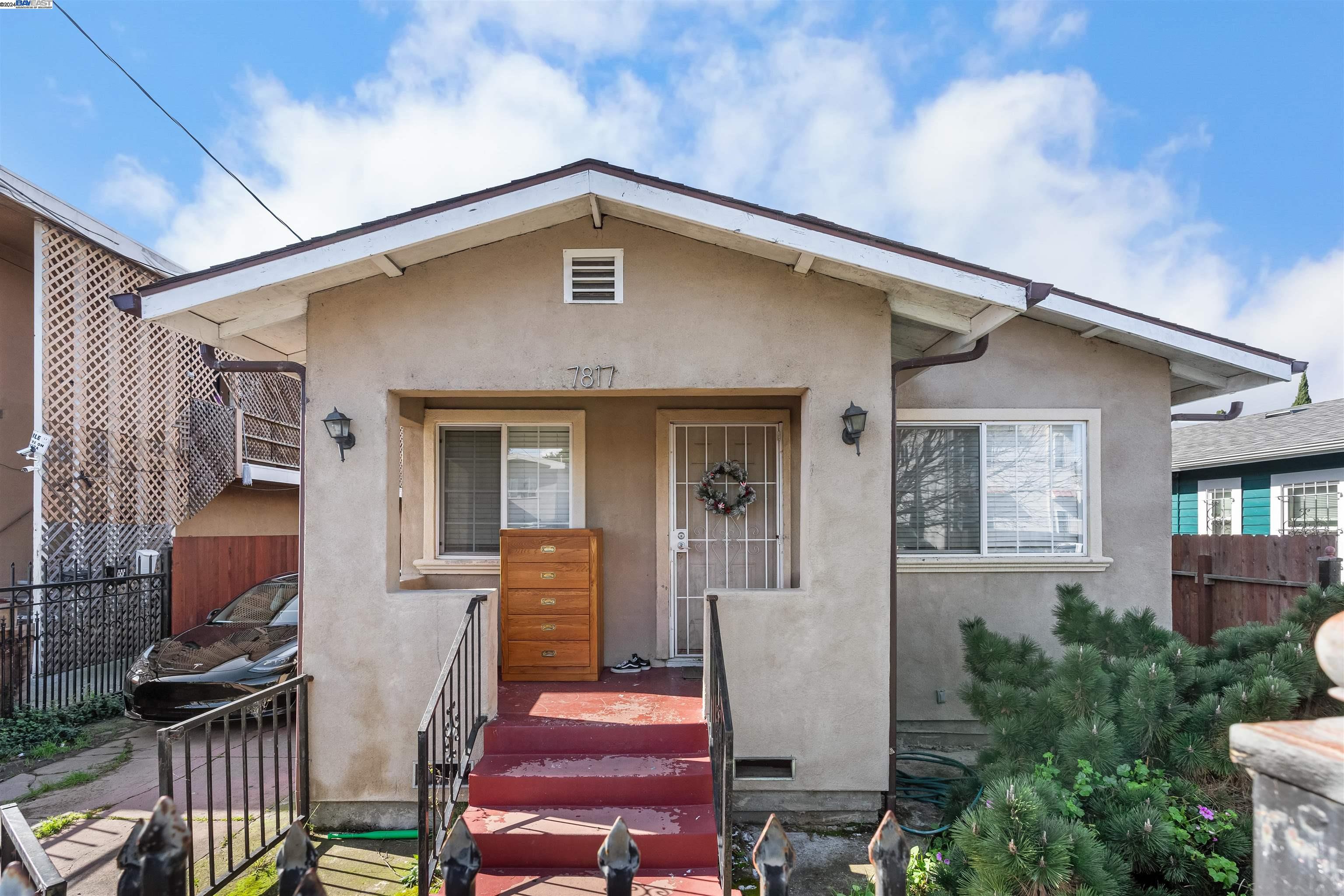 7817 Locust St  
