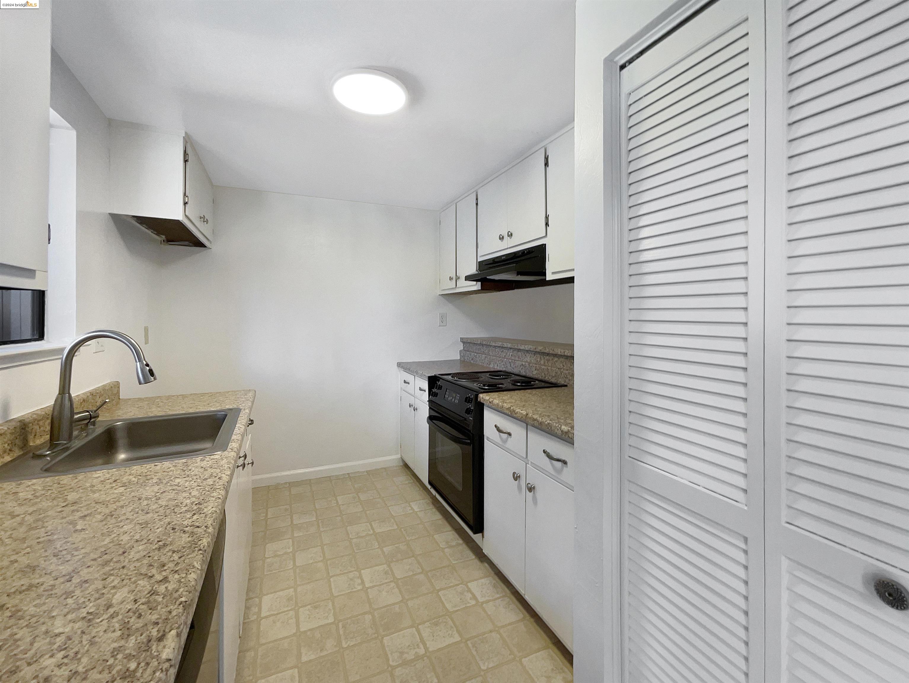 Detail Gallery Image 12 of 37 For 816 Camelback, Pleasant Hill,  CA 94523 - 2 Beds | 2 Baths